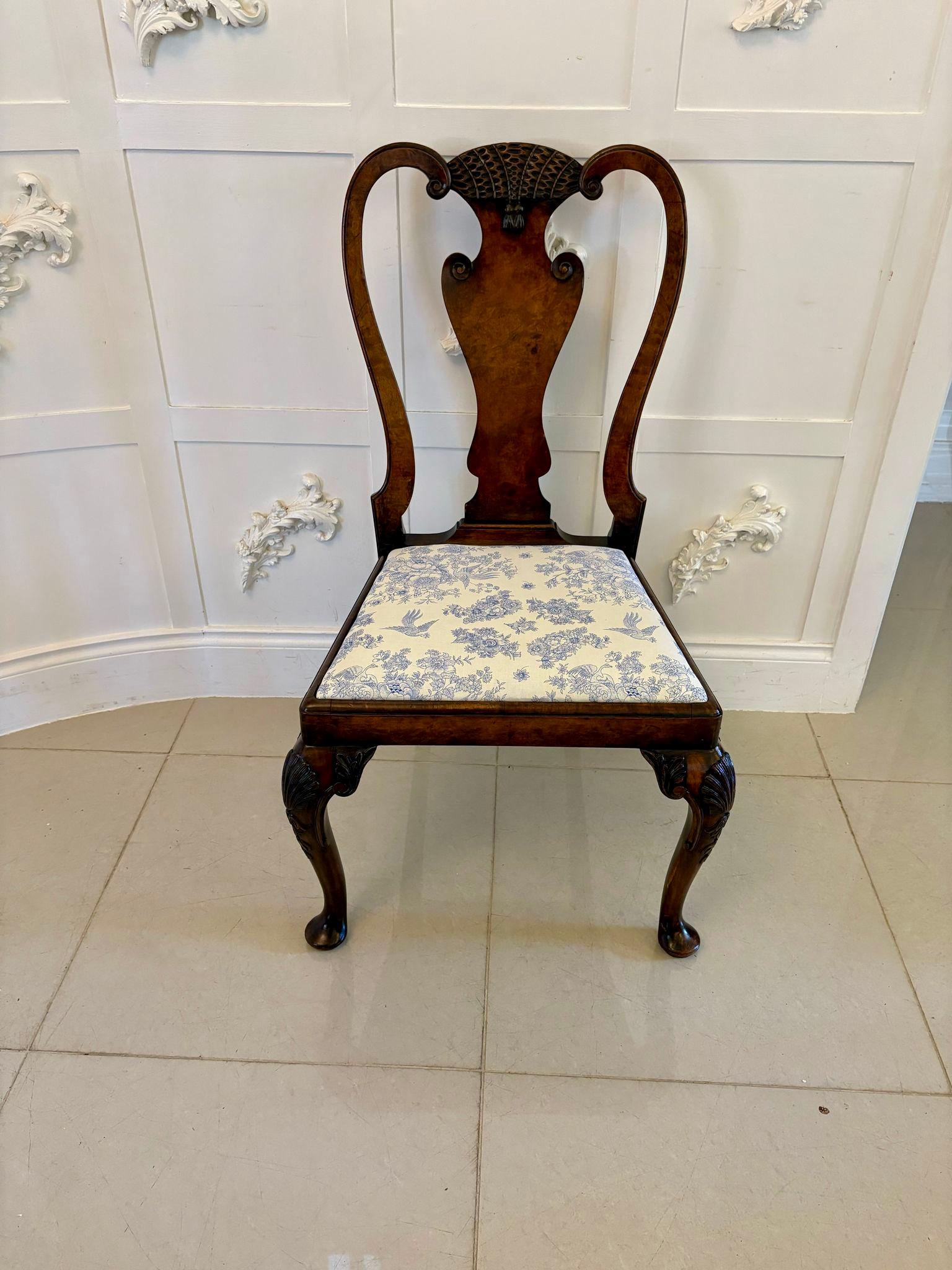 Juego de 6 Sillas de Comedor Antiguas Victorianas de Nogal Tallado de Excelente Calidad en venta 1