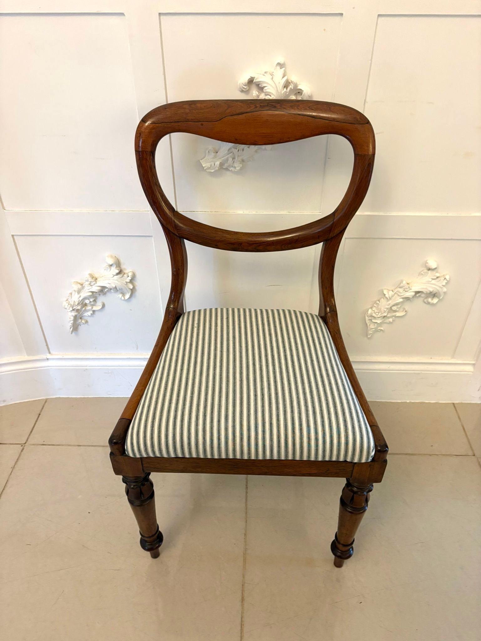 Superbe ensemble de 6 chaises de salle à manger en palissandre de l'époque victorienne en vente 4