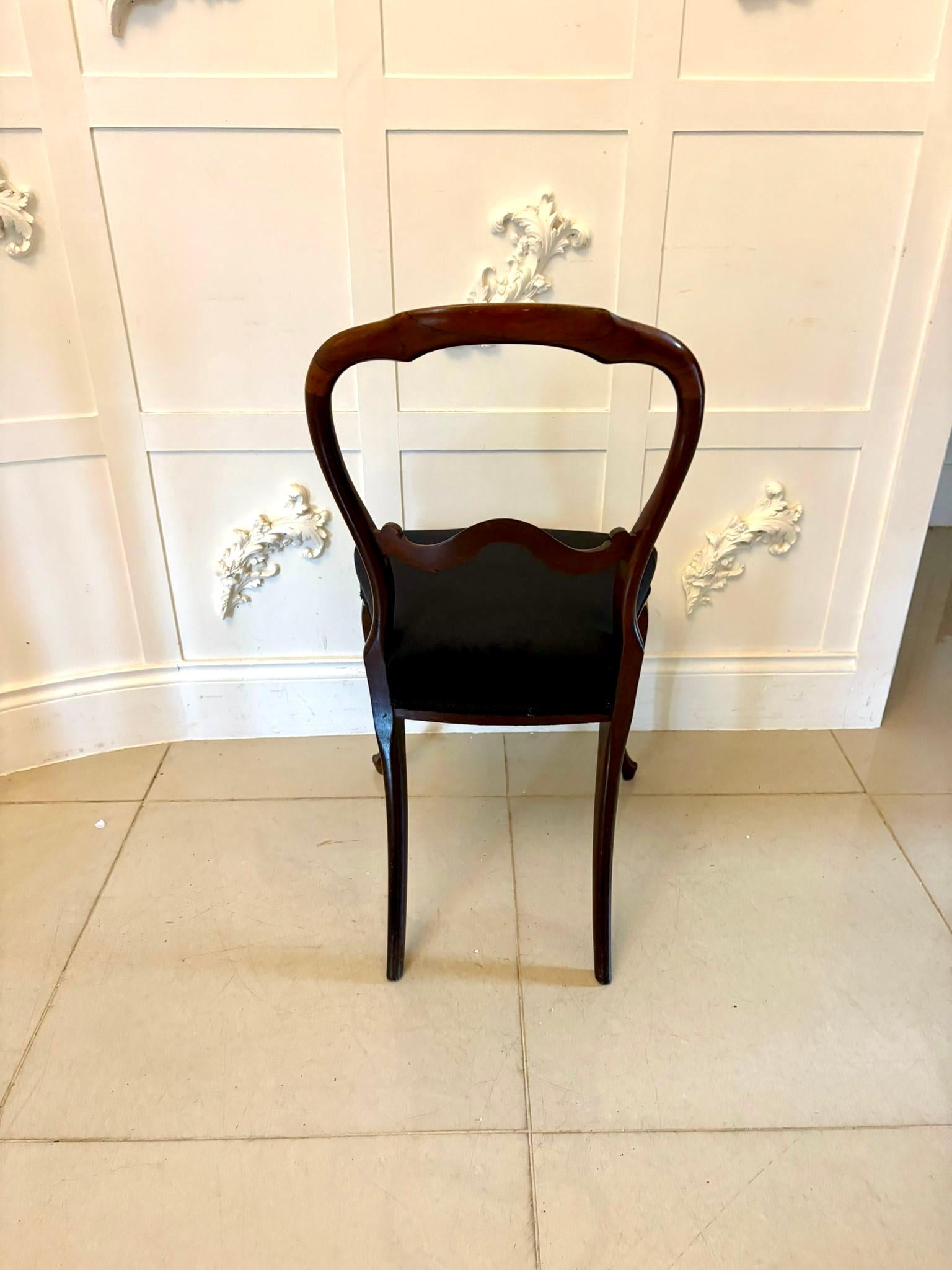 Set di dieci sedie da pranzo antiche in palissandro vittoriano di qualità eccellente in vendita 7