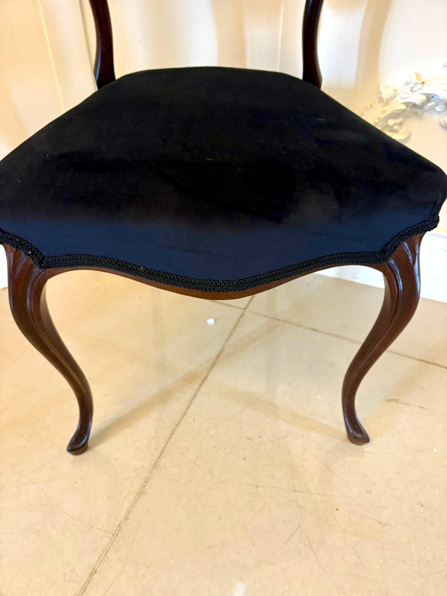Set di dieci sedie da pranzo antiche in palissandro vittoriano di qualità eccellente In condizioni buone in vendita a Suffolk, GB