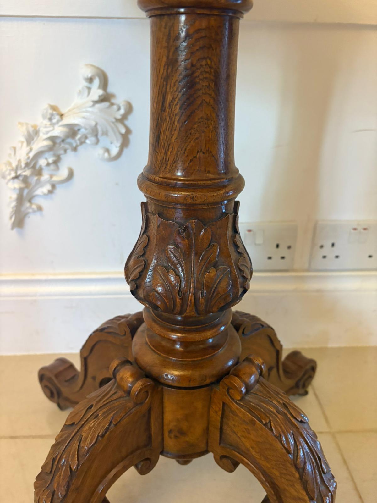 Superbe table à plantes/lampes en ronce de noyer de l'époque victorienne, de qualité exceptionnelle 6