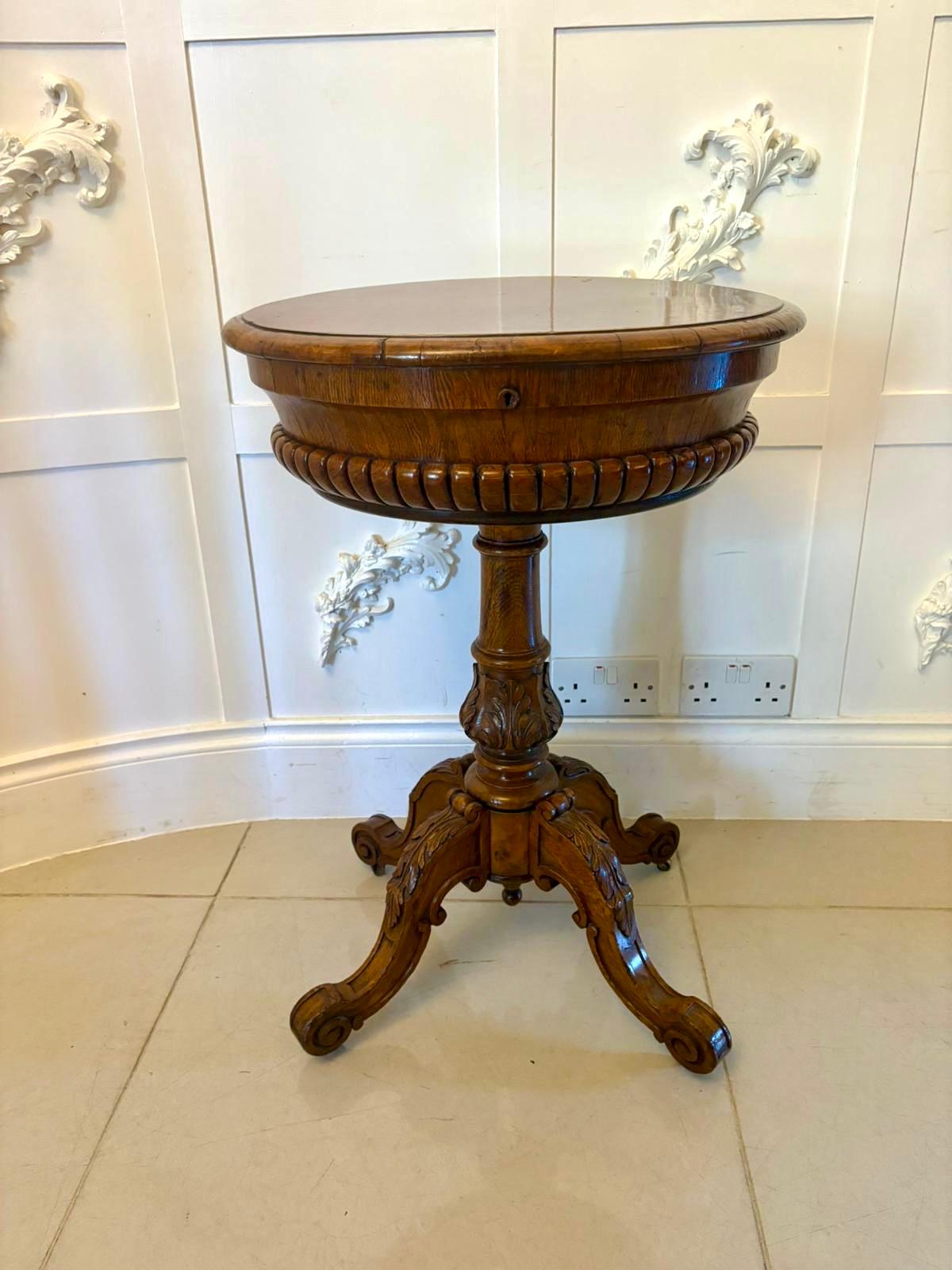 Superbe table à plantes/lampes en ronce de noyer de l'époque victorienne, de qualité exceptionnelle 7