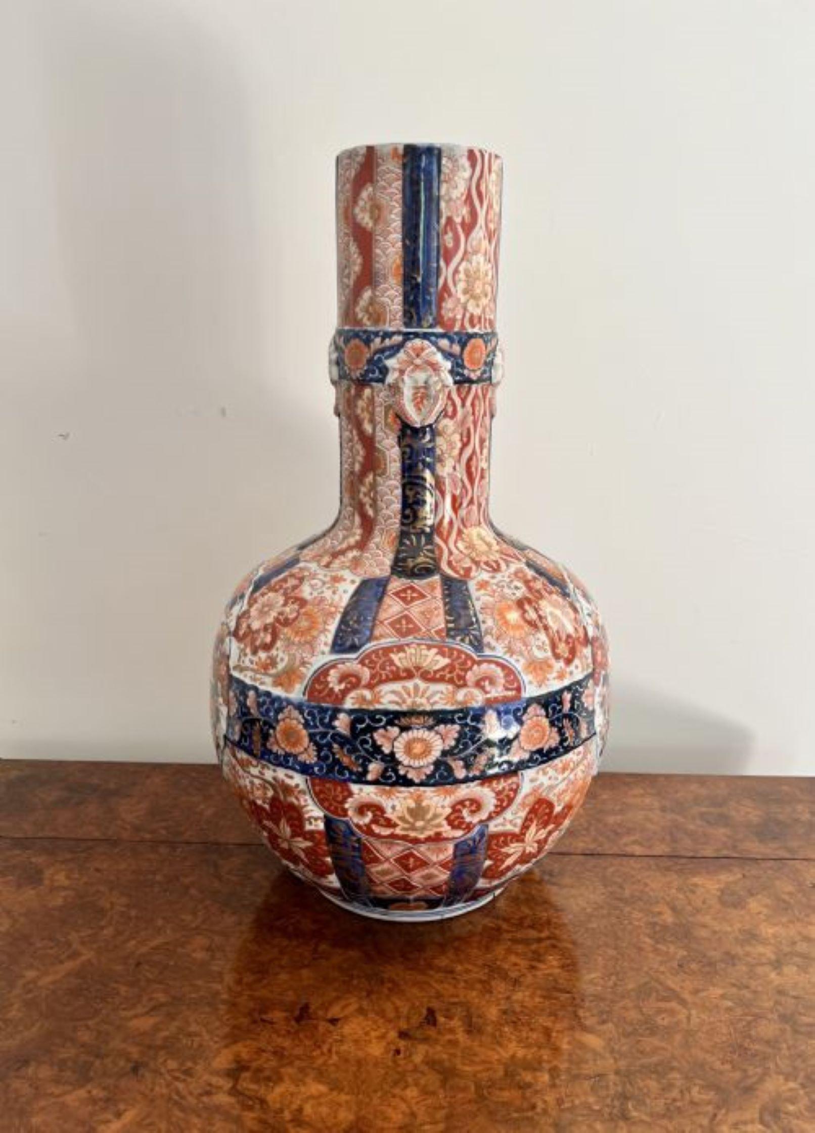 XIXe siècle Superbe et inhabituel grand vase Imari japonais ancien du 19ème siècle  en vente