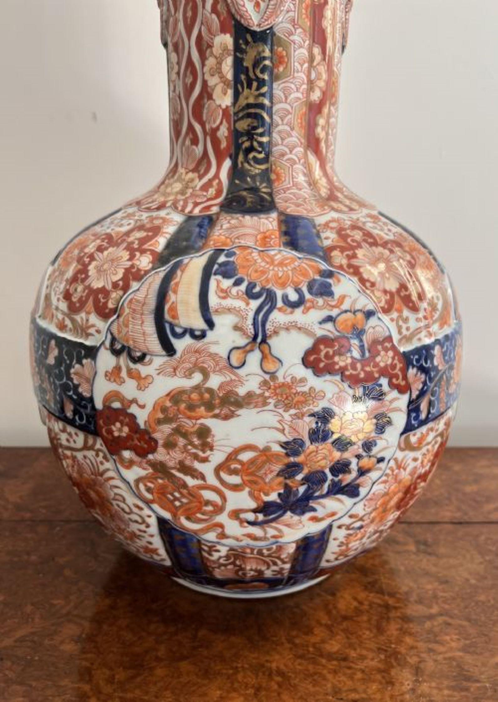 Céramique Superbe et inhabituel grand vase Imari japonais ancien du 19ème siècle  en vente