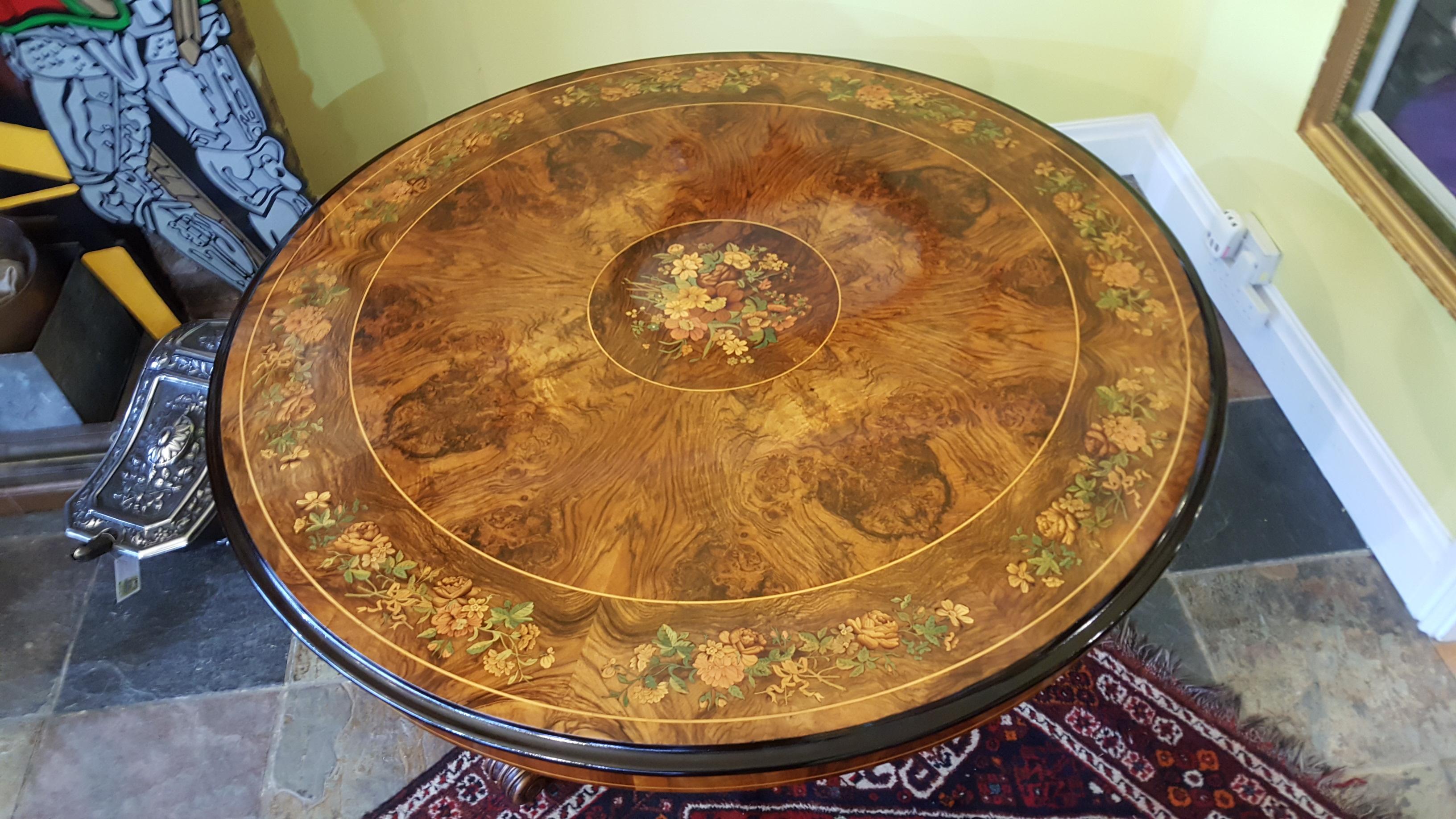 High Victorian Superb Quality Victorian Burr Walnut Center Breakfast Table For Sale