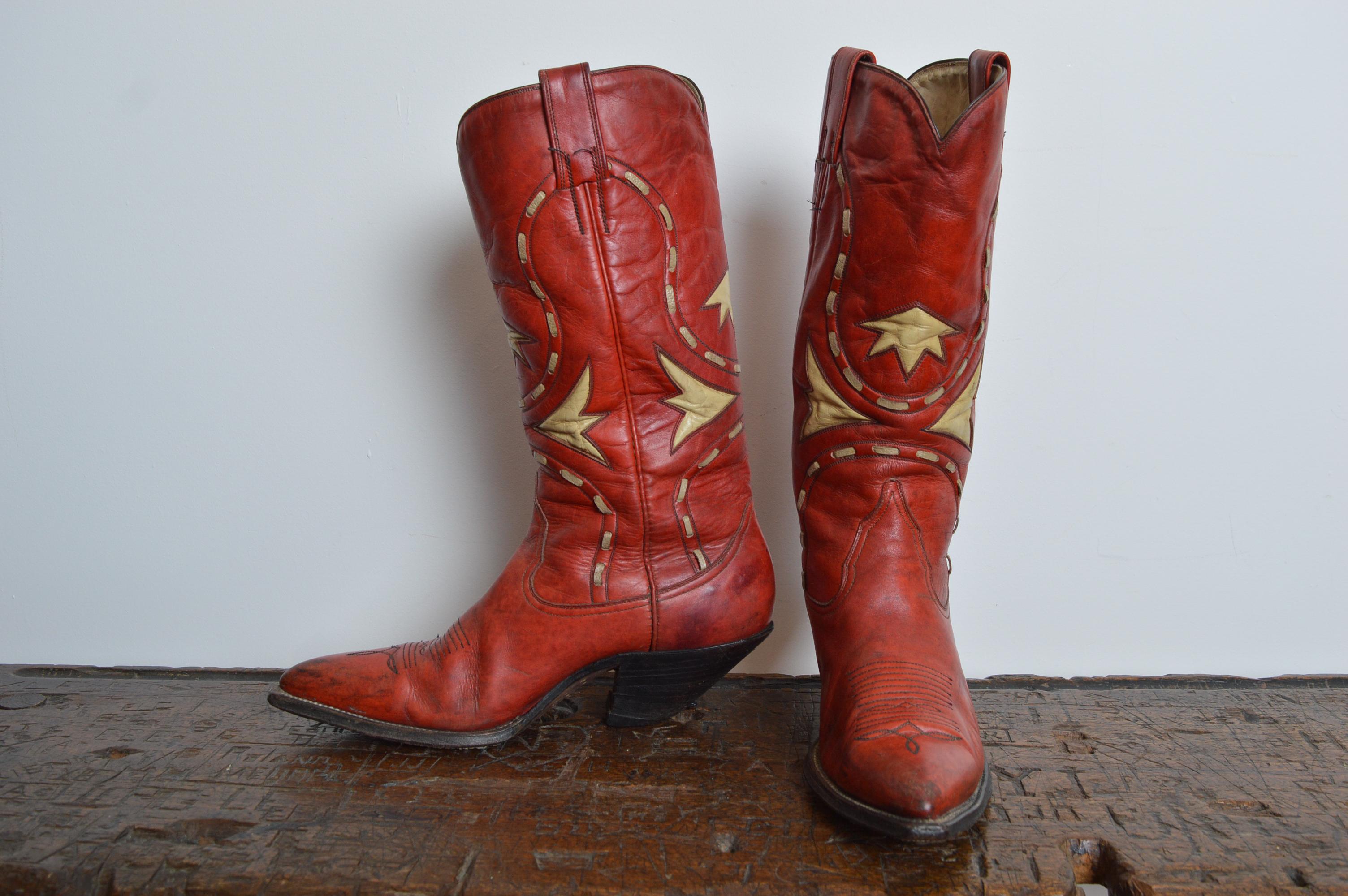 Superb Quality Vintage Cowboy Boots in Red & White Leather Circa 1950. For Sale 6