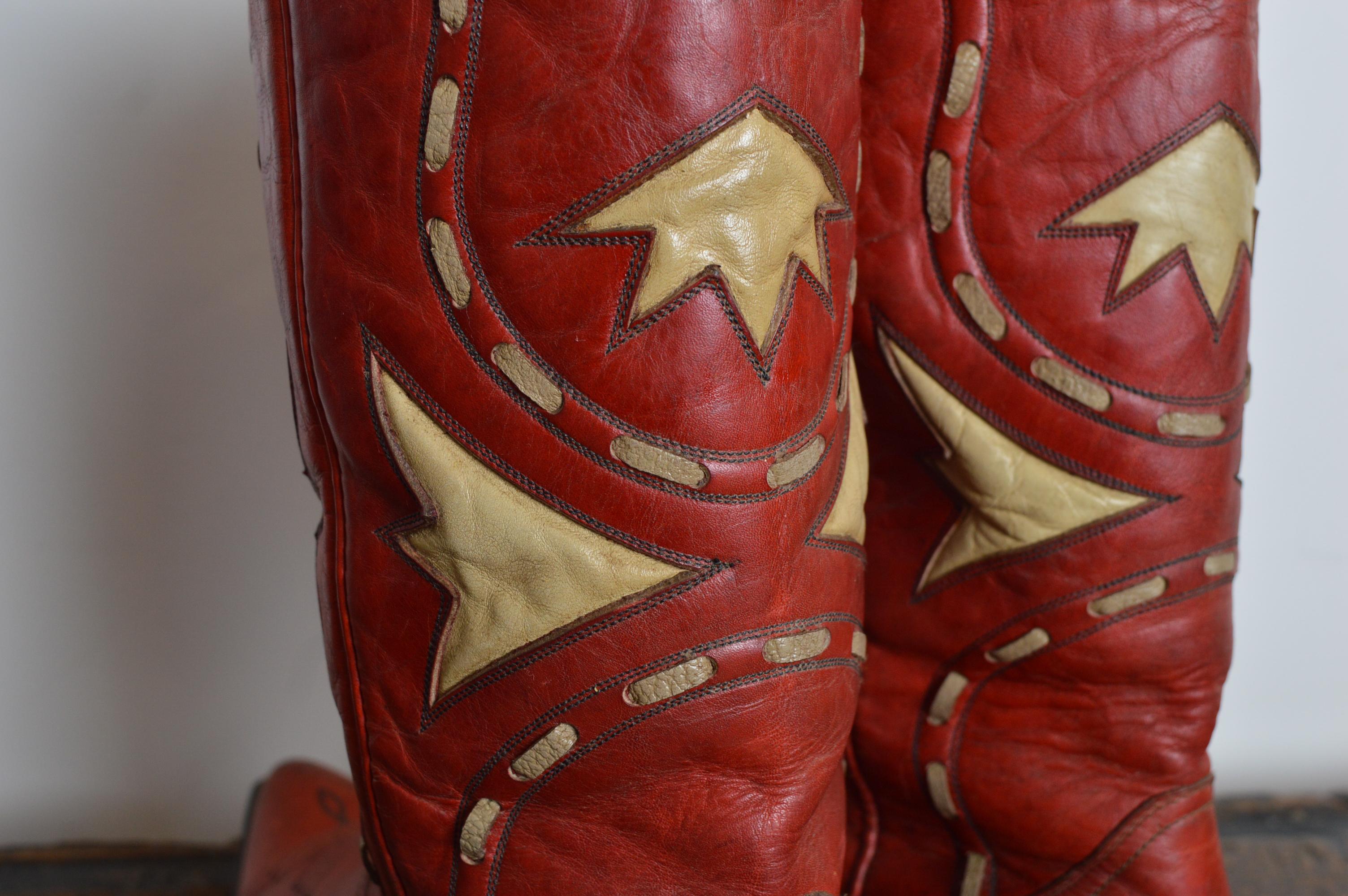 Superb Quality Vintage Cowboy Boots in Red & White Leather Circa 1950. For Sale 7