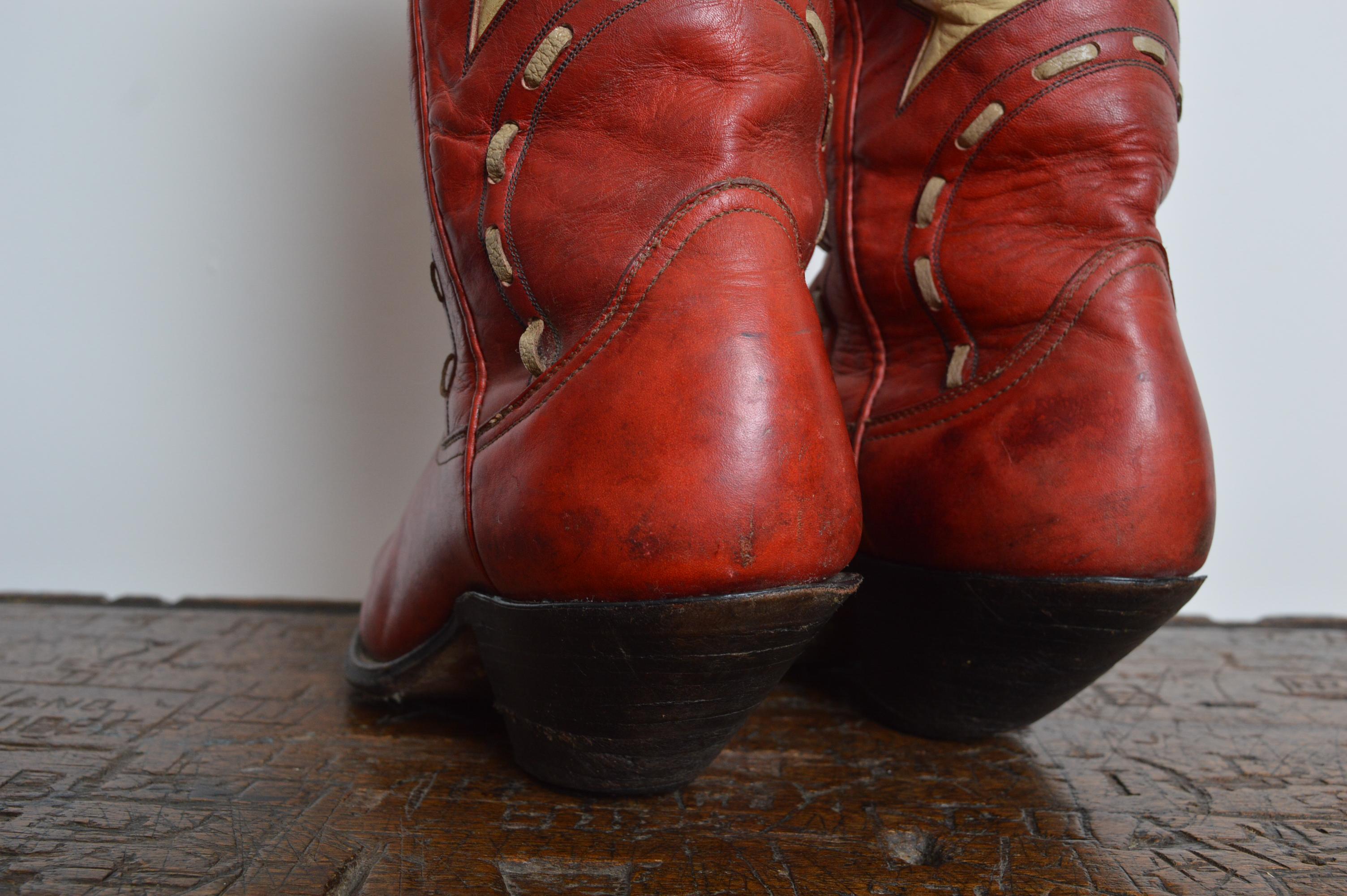 Superb Quality Vintage Cowboy Boots in Red & White Leather Circa 1950. For Sale 8