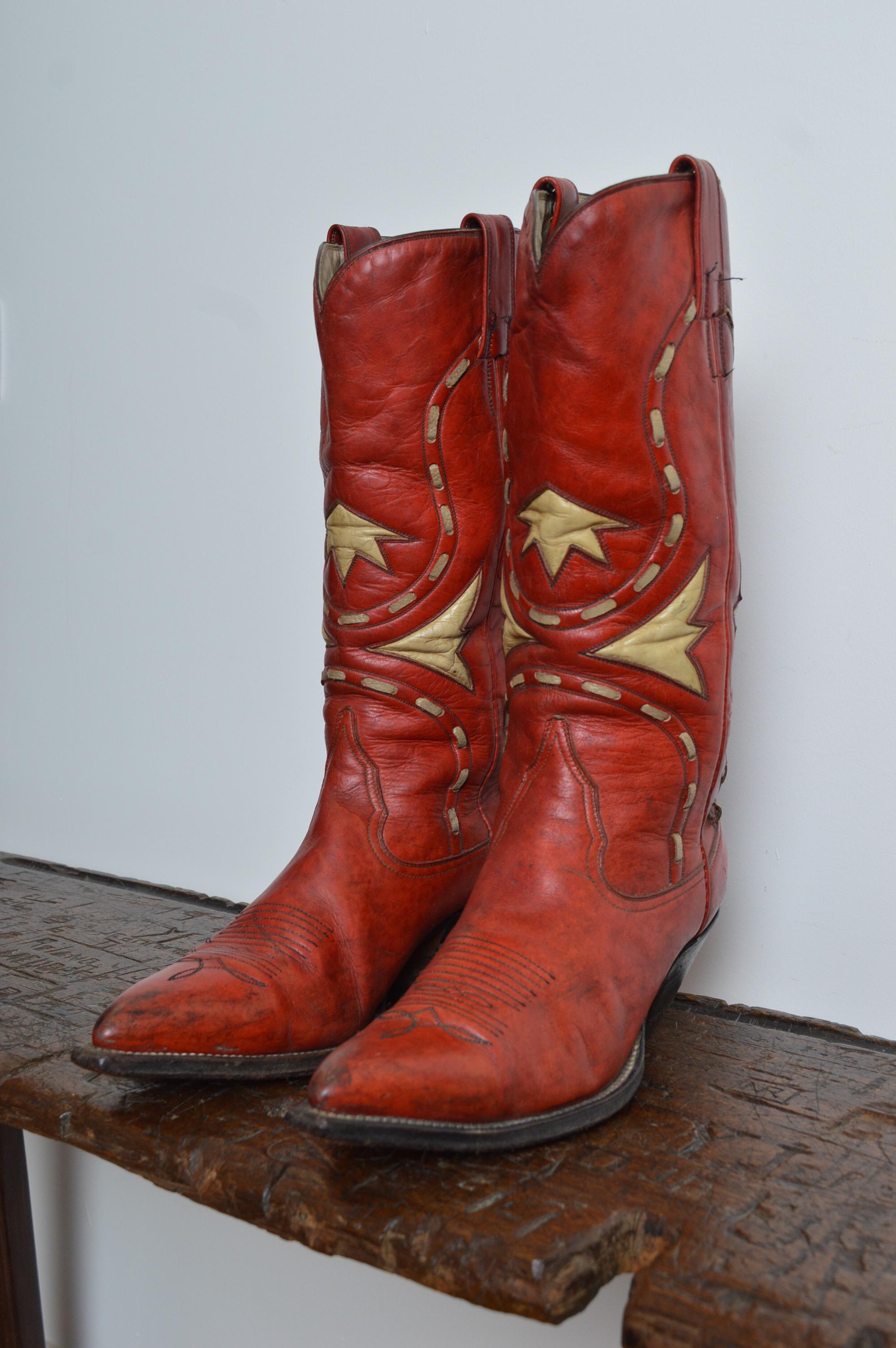 Superb Quality Vintage Cowboy Boots in Red & White Leather Circa 1950. For Sale 13