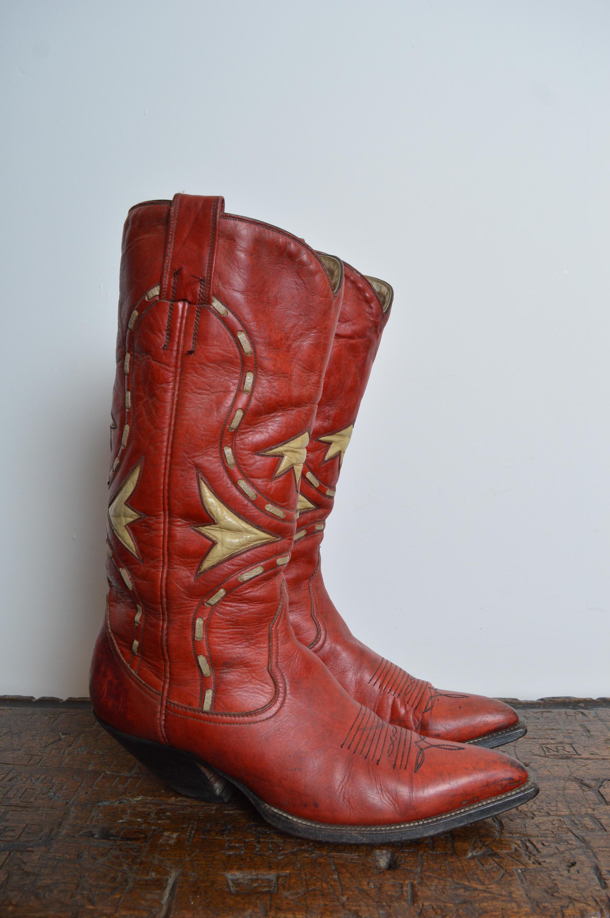 Superb Quality Vintage Cowboy Boots in Red & White Leather Circa 1950. For Sale 4