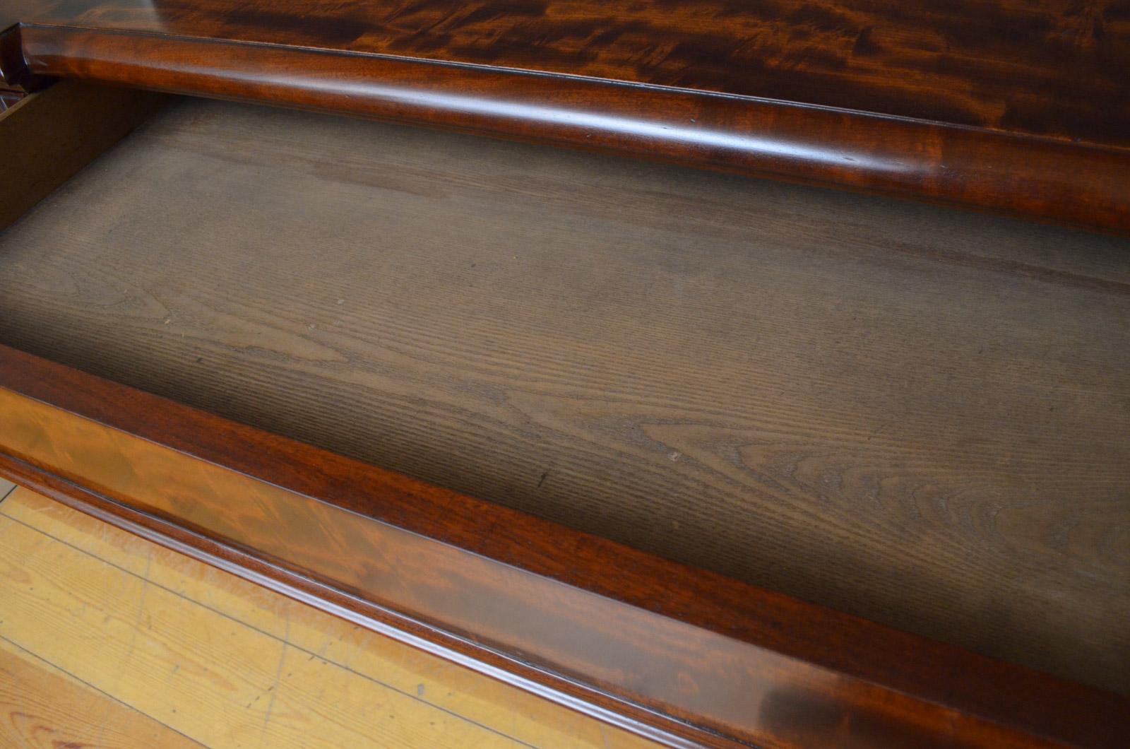 Mid-19th Century Superb Quality William IV Mahogany Sideboard