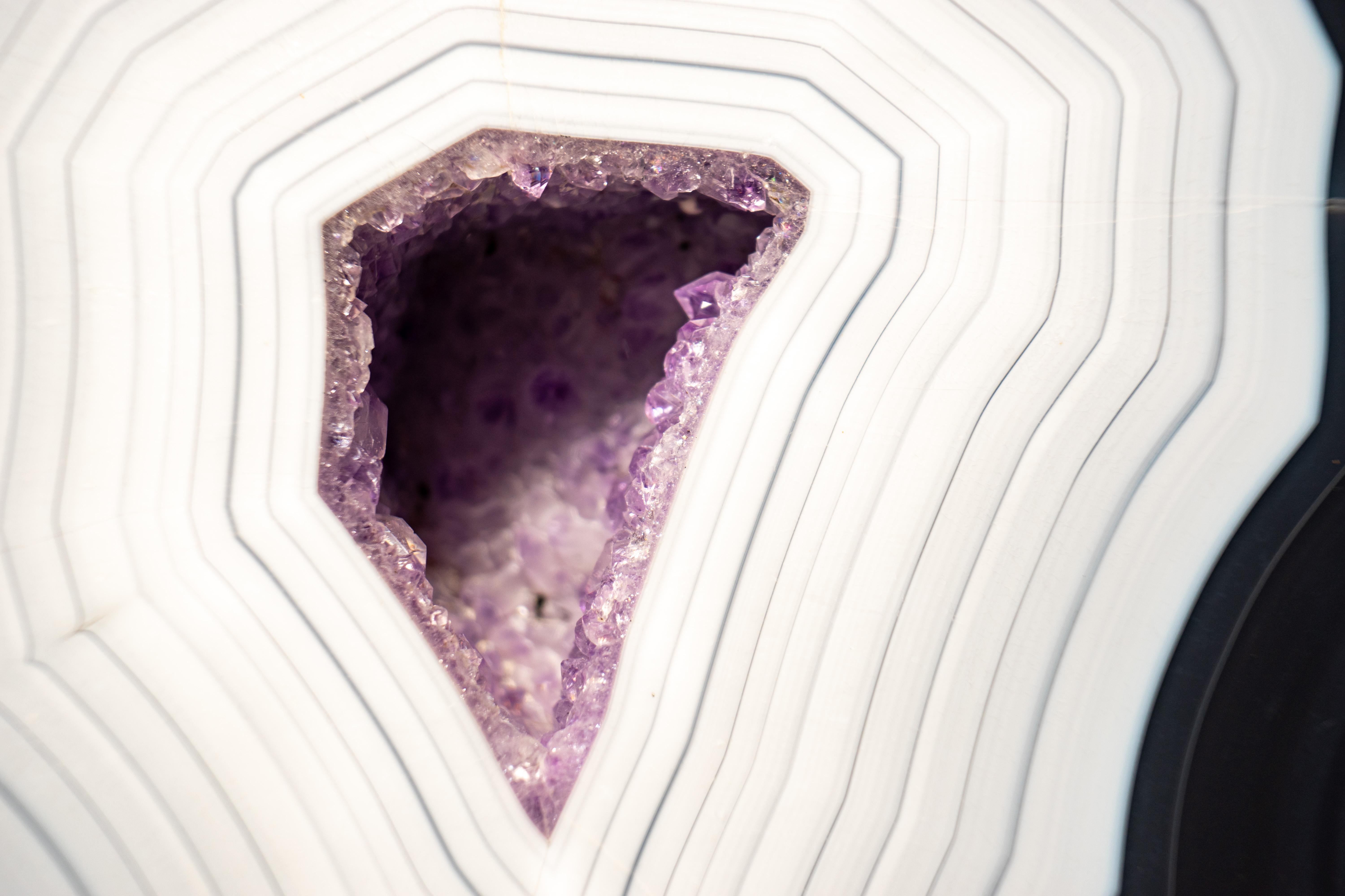 Superbo e raro geode di agata blu scuro e bianco in vendita 1