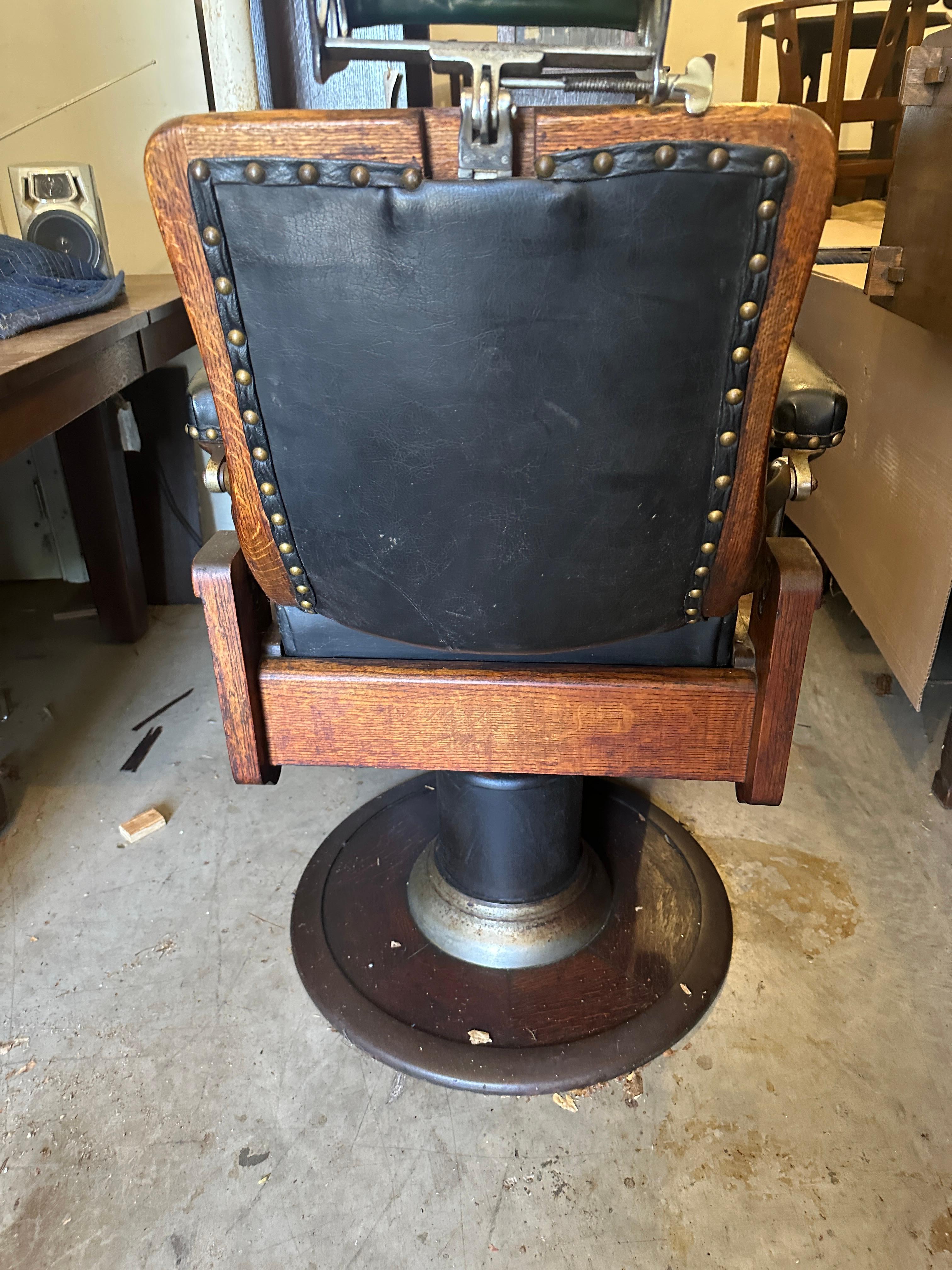 SUPERB Rare Quarter-Sawn Oak Barber Chair For Sale 7