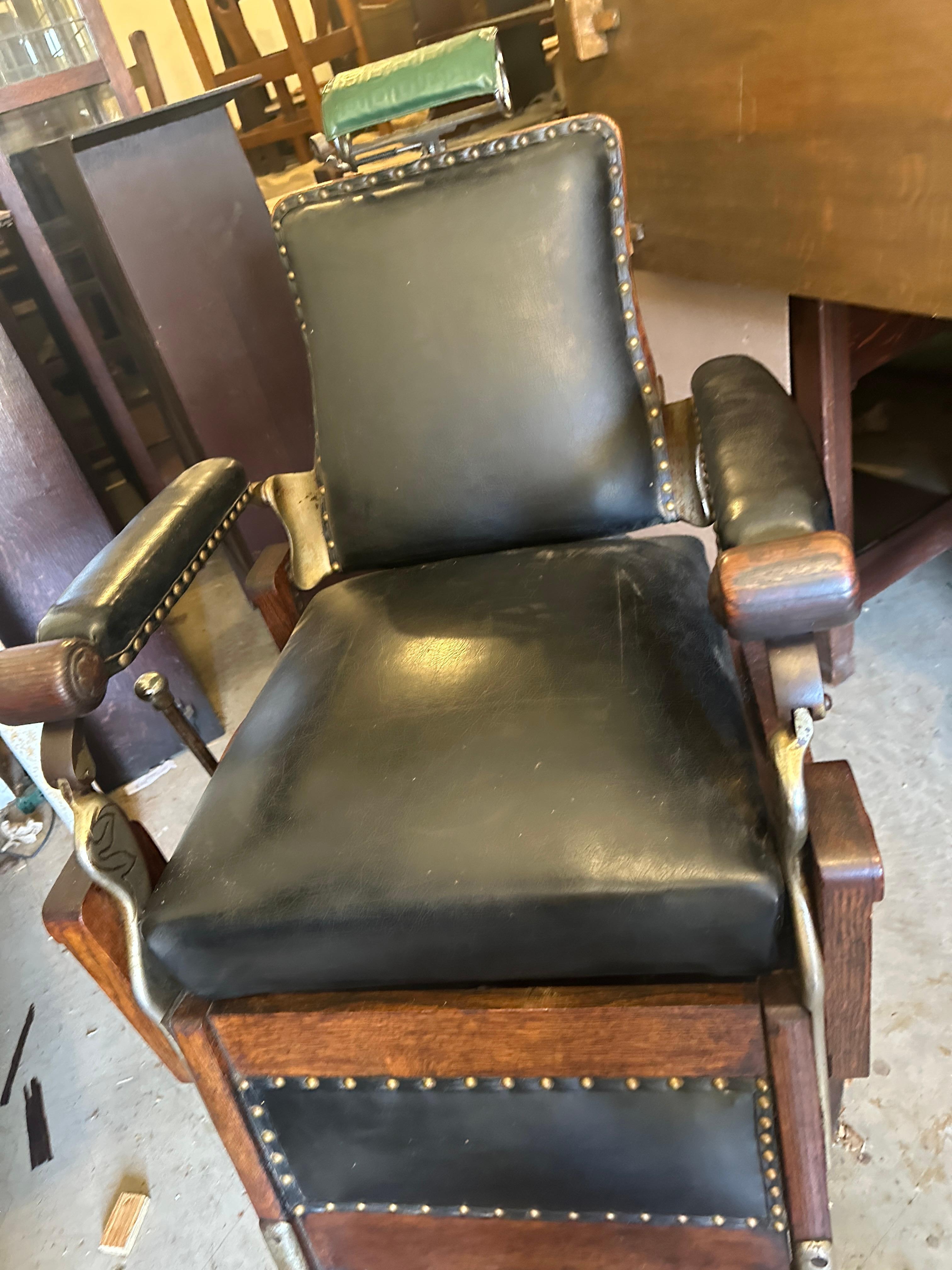 Steel SUPERB Rare Quarter-Sawn Oak Barber Chair For Sale