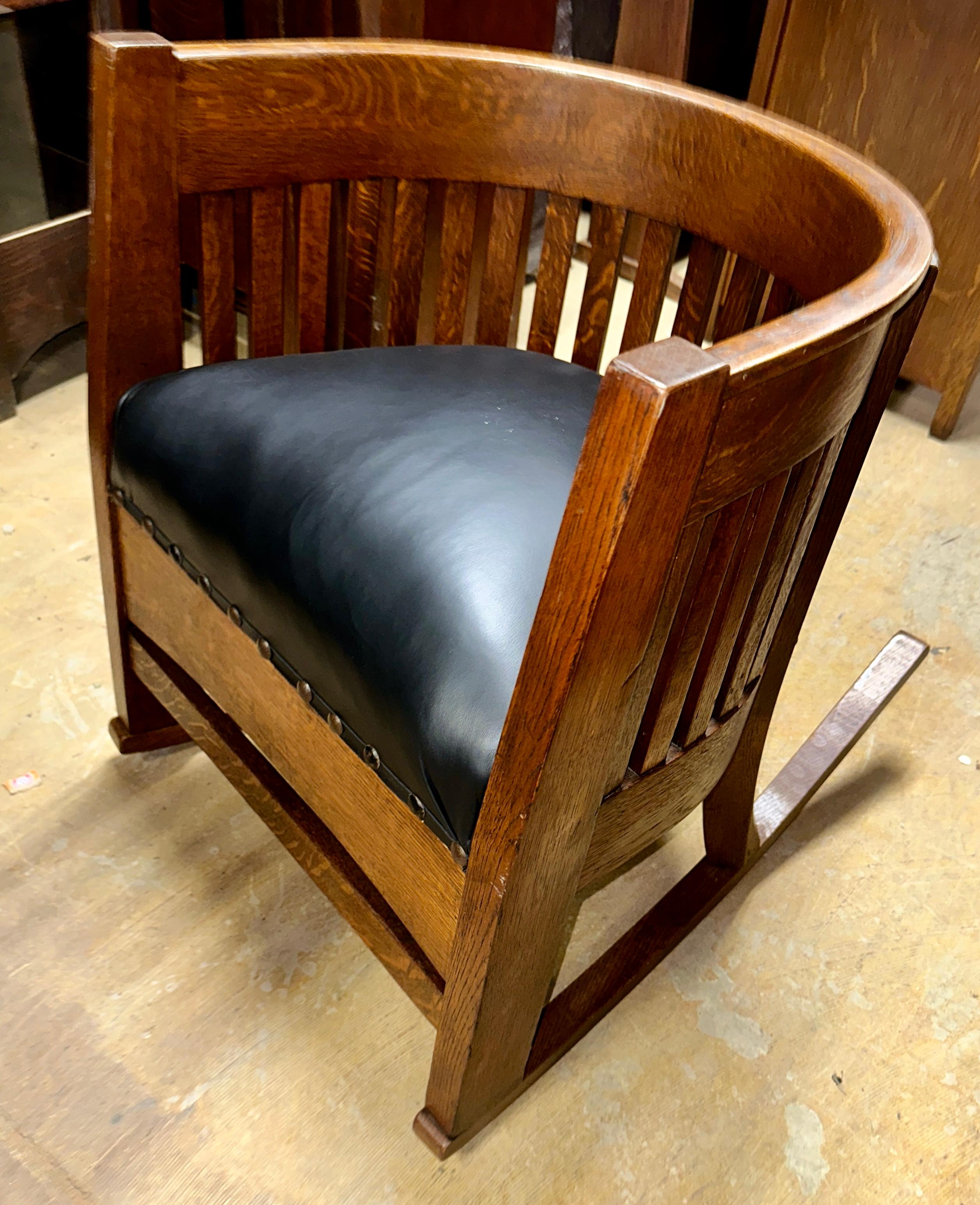 SUPERB Seltener Satz von vier (4) Plial Brothers Stühlen - Stickley Era - W8379 im Angebot 3