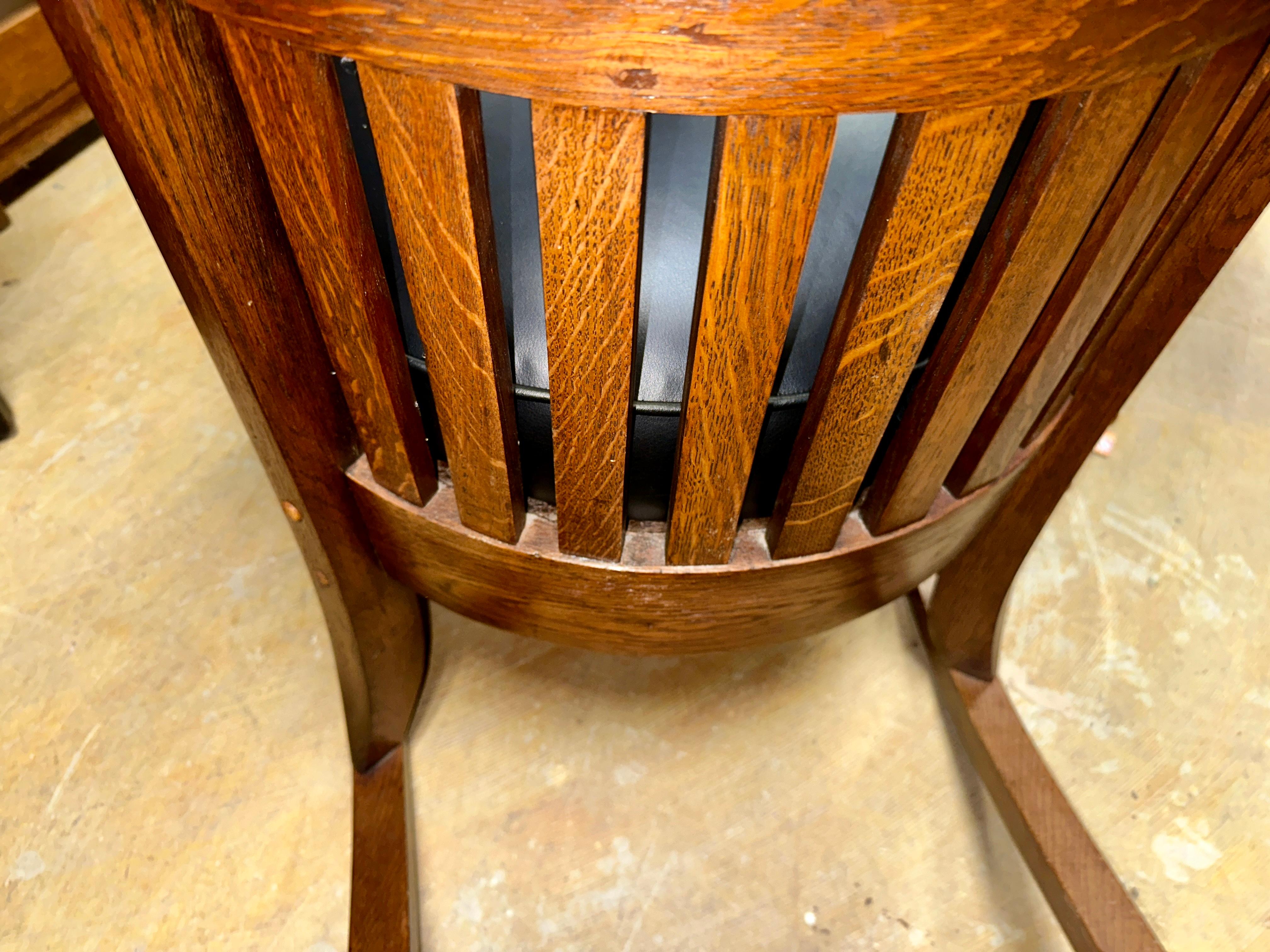 SUPERB Seltener Satz von vier (4) Plial Brothers Stühlen - Stickley Era - W8379 im Angebot 4