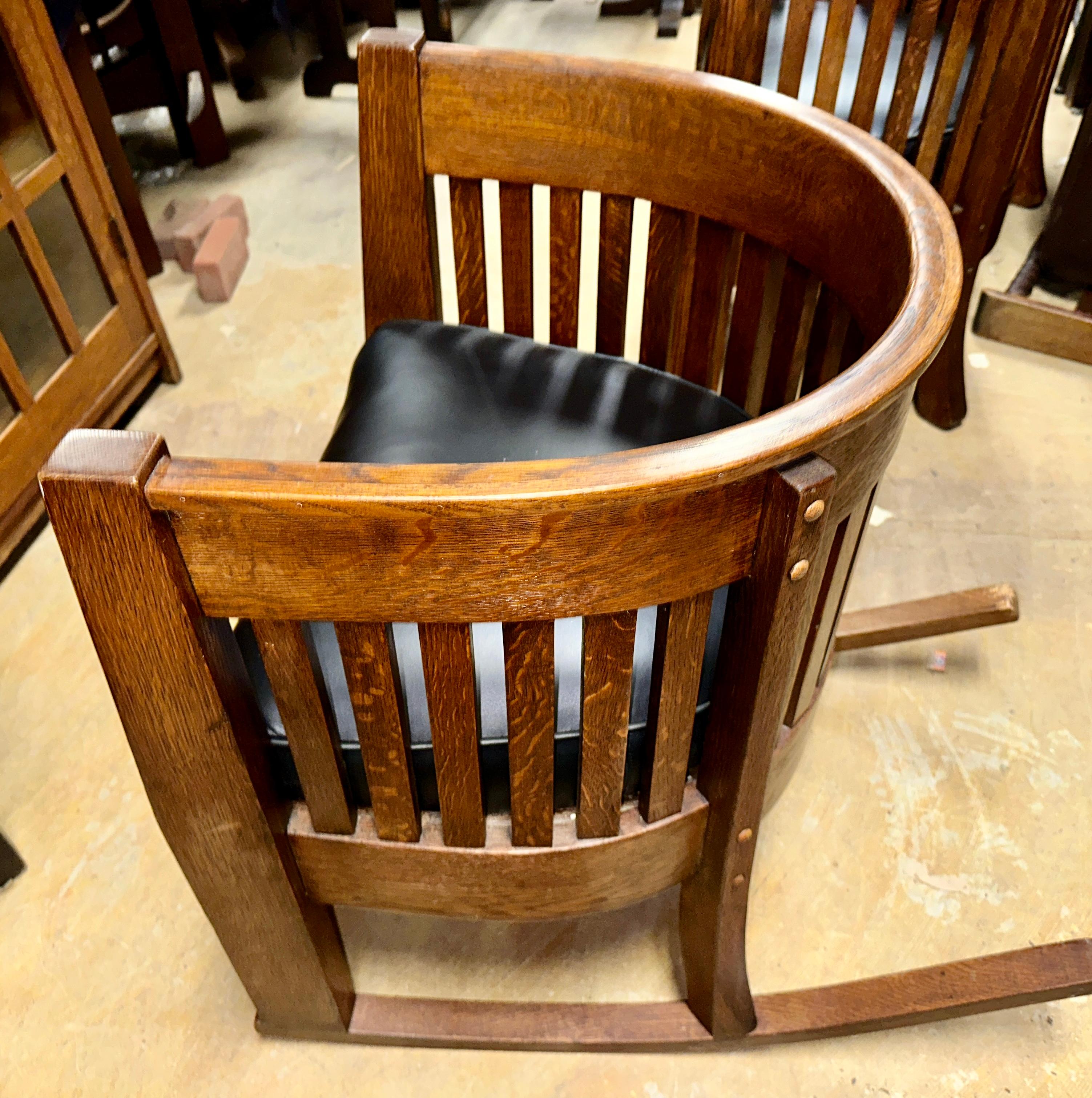 SUPERB Seltener Satz von vier (4) Plial Brothers Stühlen - Stickley Era - W8379 im Angebot 5