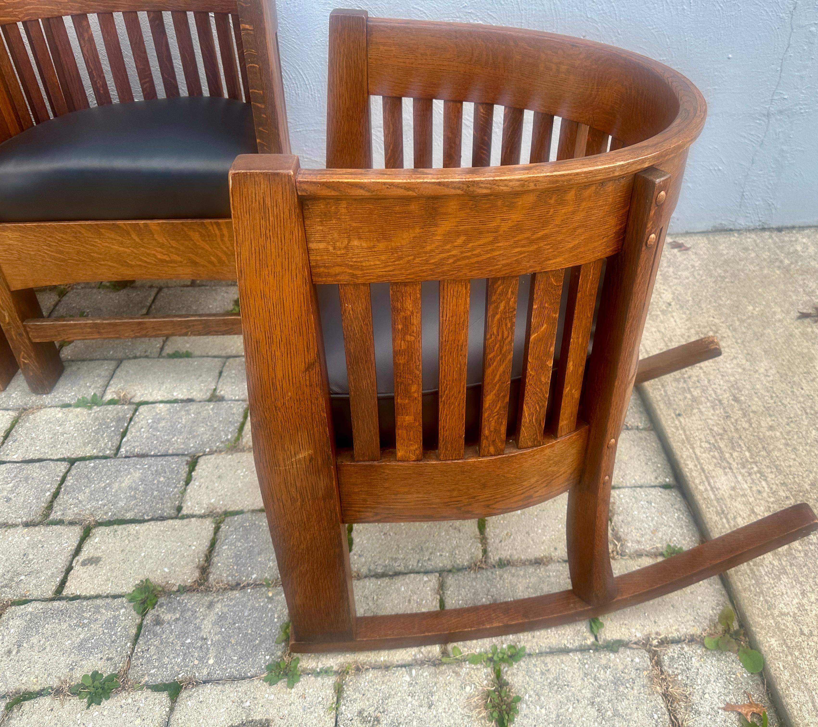 SUPERB Seltener Satz von vier (4) Plial Brothers Stühlen - Stickley Era - W8379 (Arts and Crafts) im Angebot