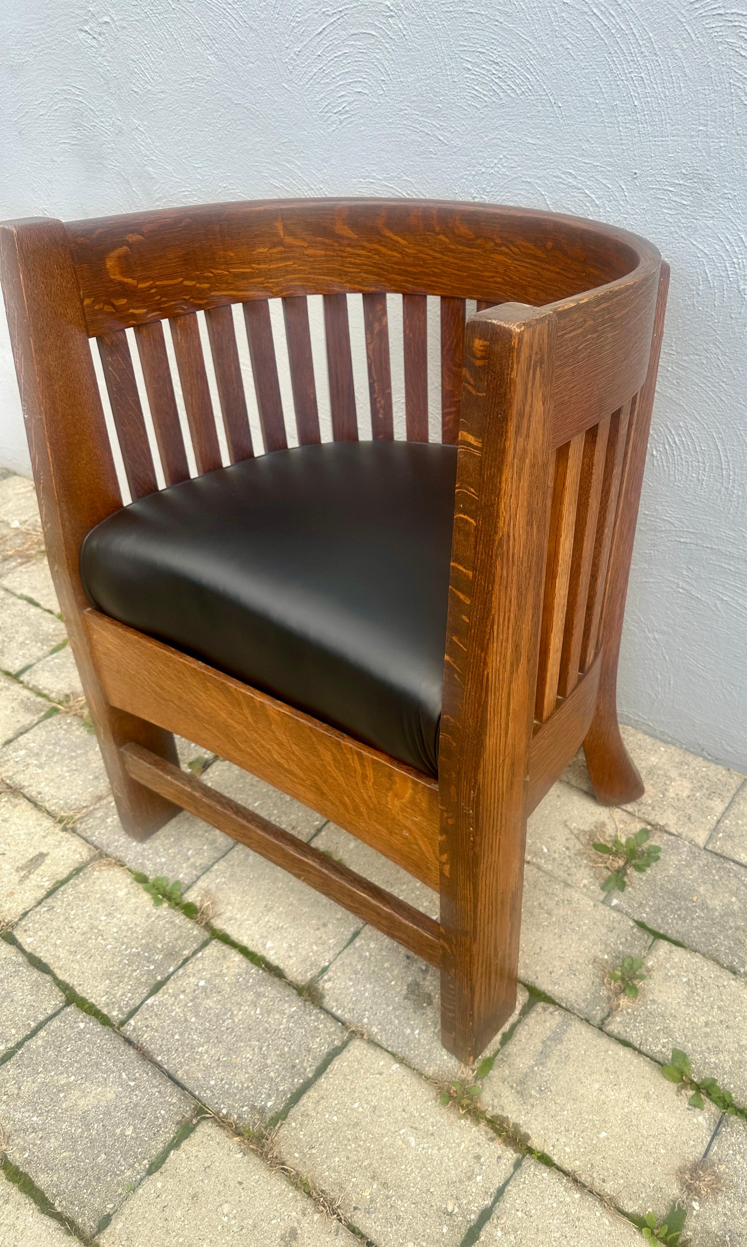 SUPERB Seltener Satz von vier (4) Plial Brothers Stühlen - Stickley Era - W8379 (Eichenholz) im Angebot