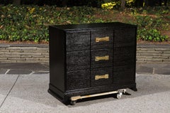 Splendida commode in Oak Oak restaurata di Tommi Parzinger per Charak, circa 1945