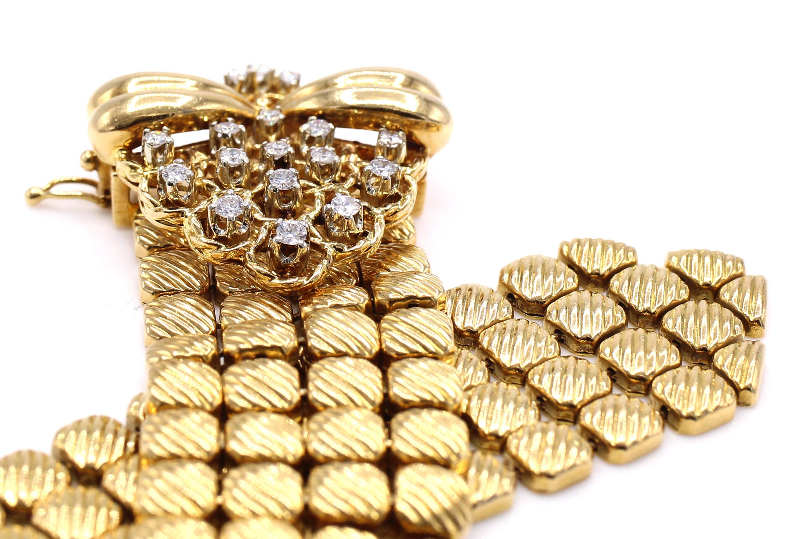 Superbe bracelet boucle rétro 18 carats avec diamants
