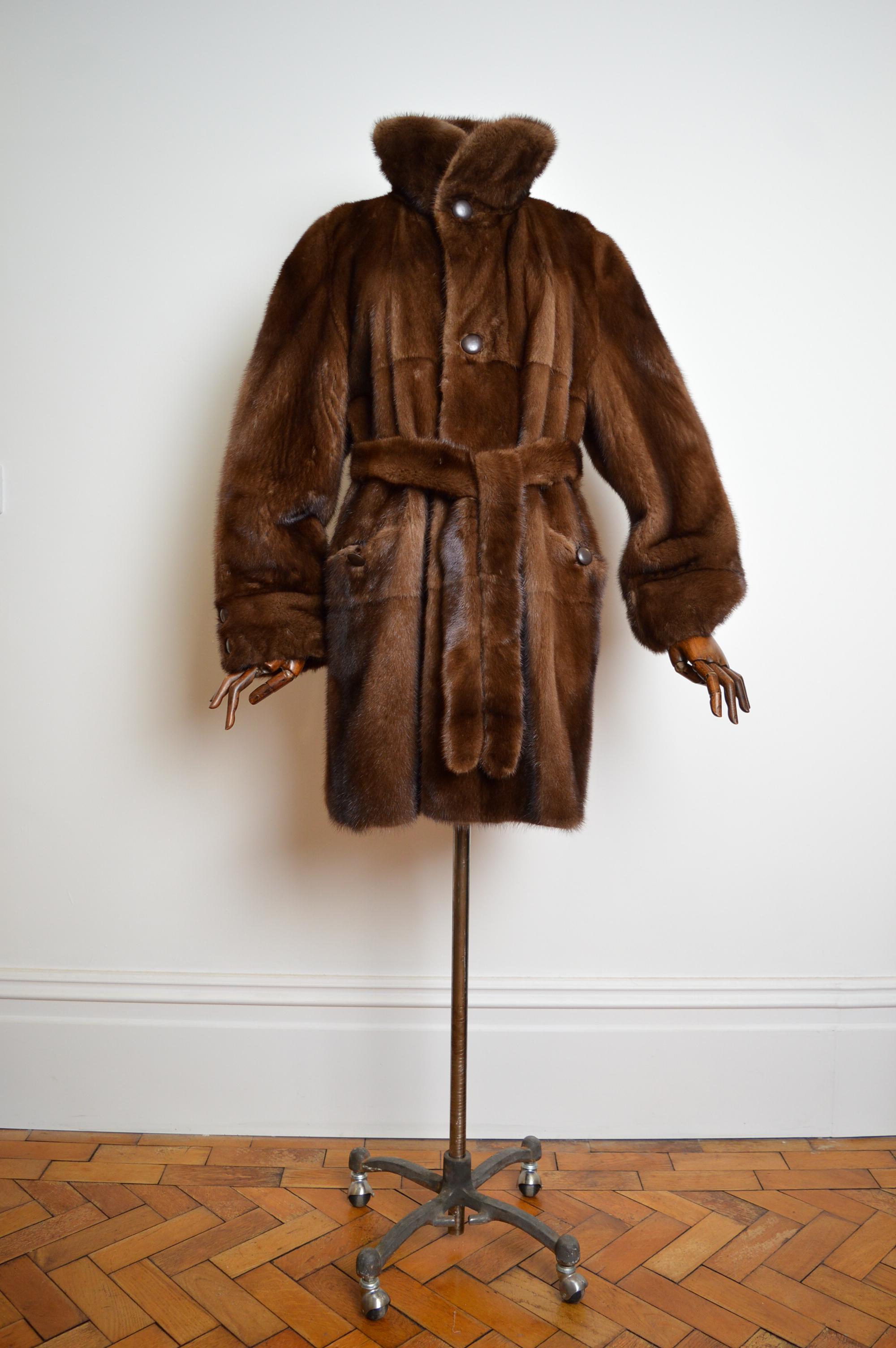 Superb Reversible Vintage Belted Mink Fur Coat & Suede Trim Sheepskin Jacket For Sale 9