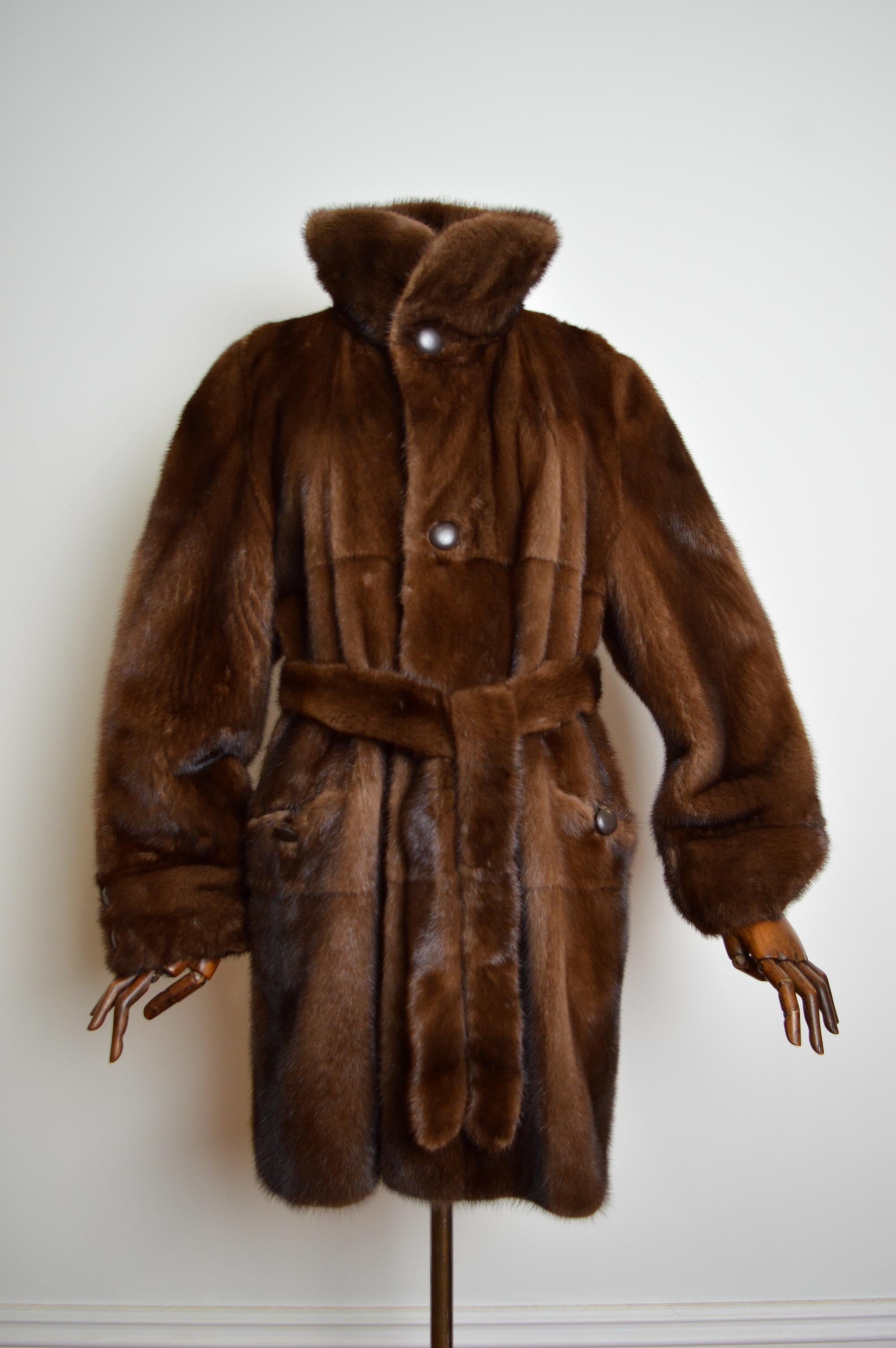 Superb Reversible Vintage Belted Mink Fur Coat & Suede Trim Sheepskin Jacket For Sale 10
