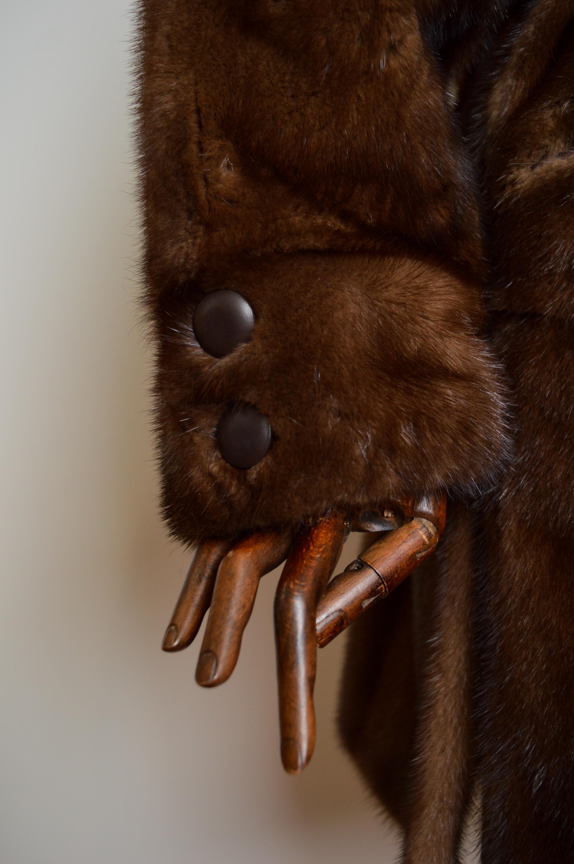 Superb Reversible Vintage Belted Mink Fur Coat & Suede Trim Sheepskin Jacket For Sale 12
