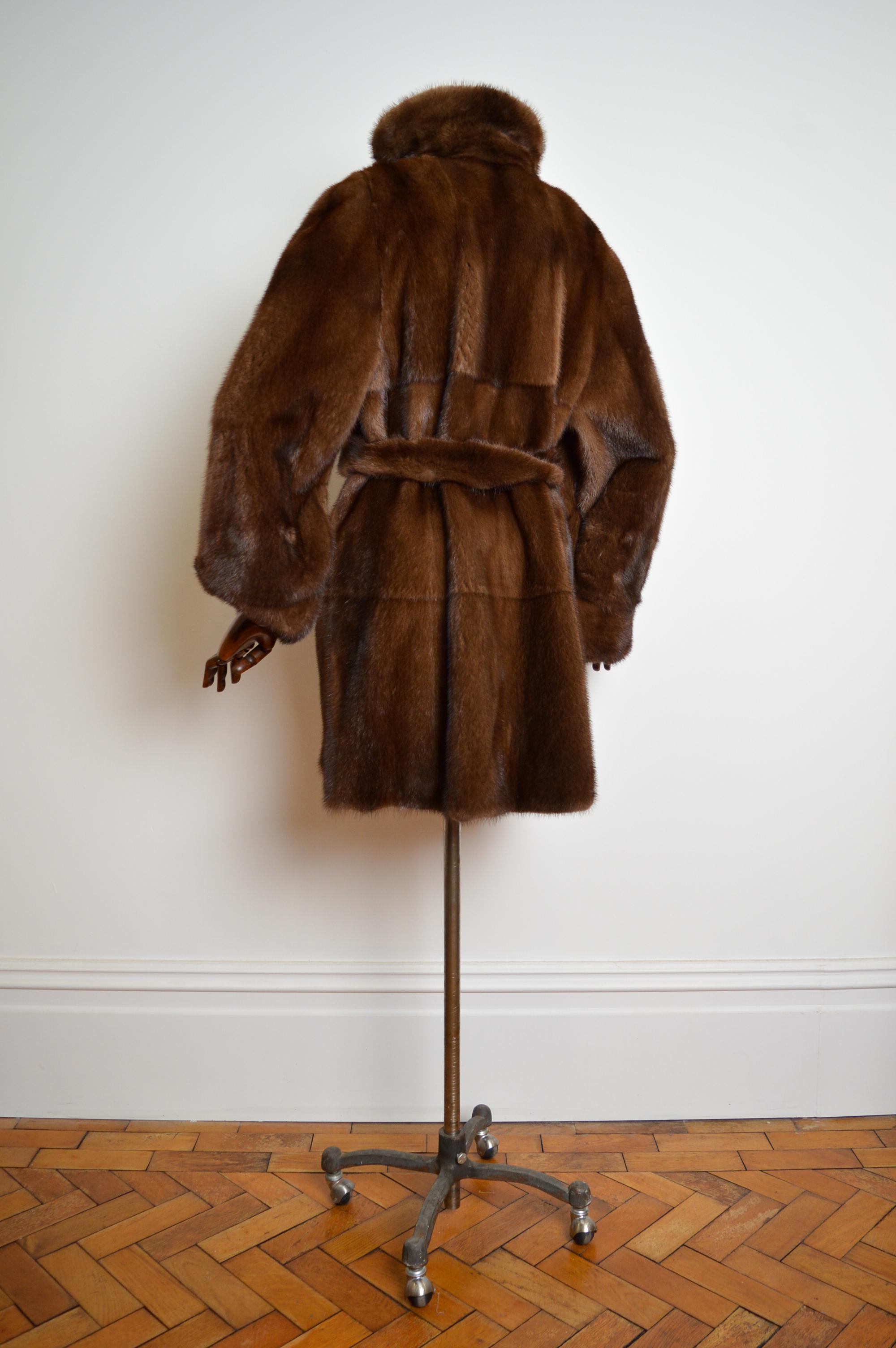 Superb Reversible Vintage Belted Mink Fur Coat & Suede Trim Sheepskin Jacket For Sale 13