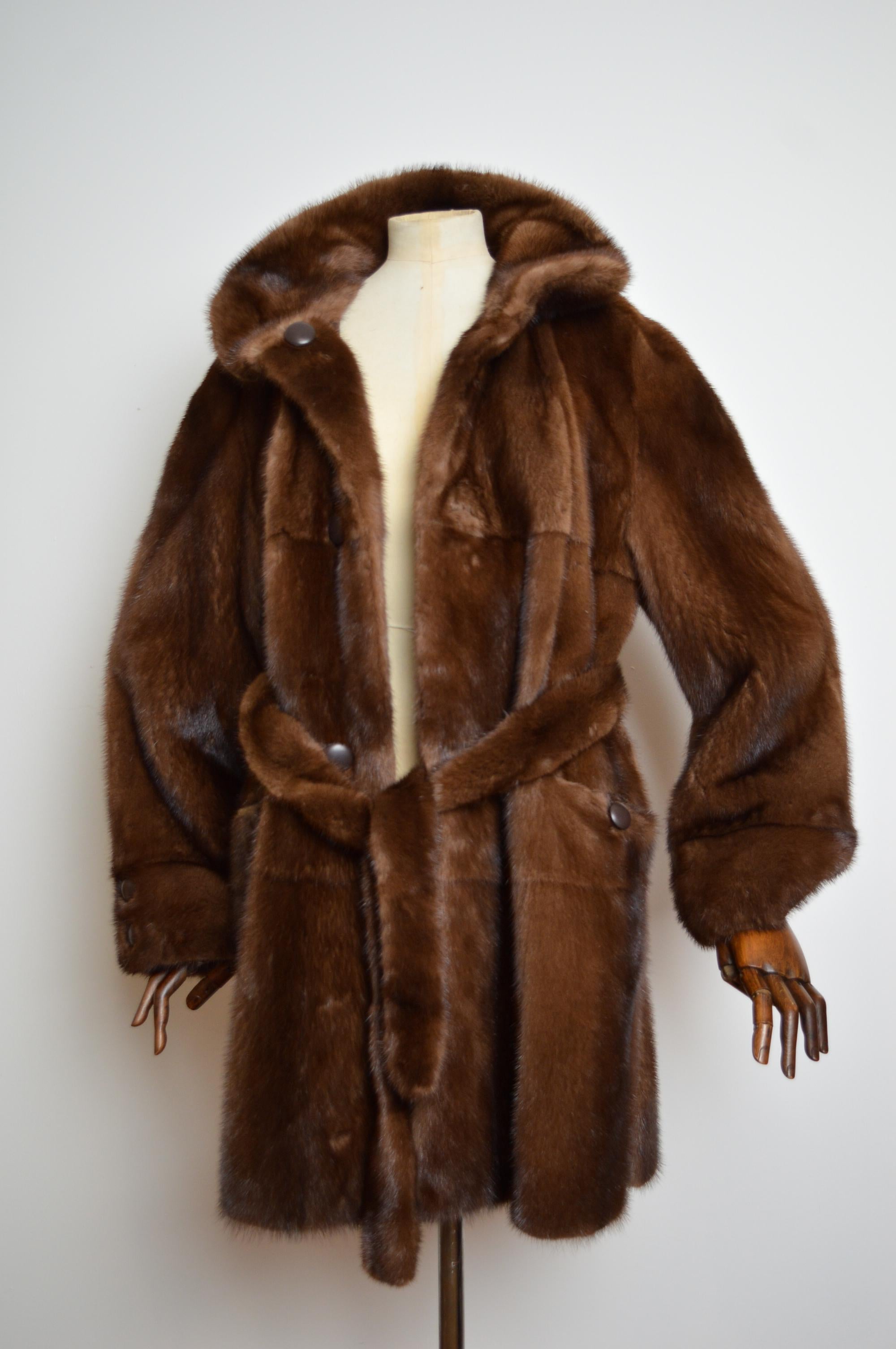 Superb Reversible Vintage Belted Mink Fur Coat & Suede Trim Sheepskin Jacket For Sale 14