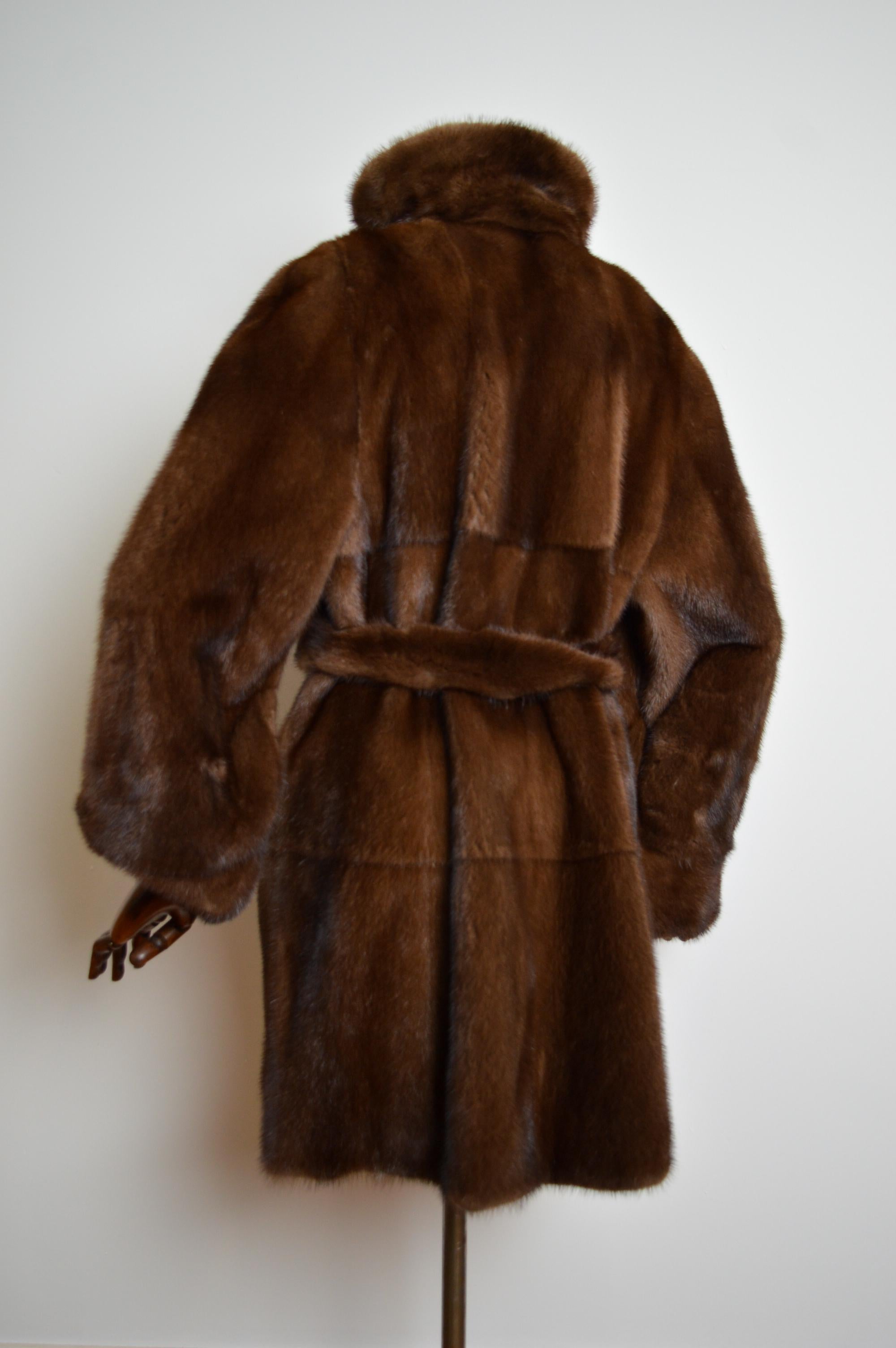 Superb Reversible Vintage Belted Mink Fur Coat & Suede Trim Sheepskin Jacket For Sale 16