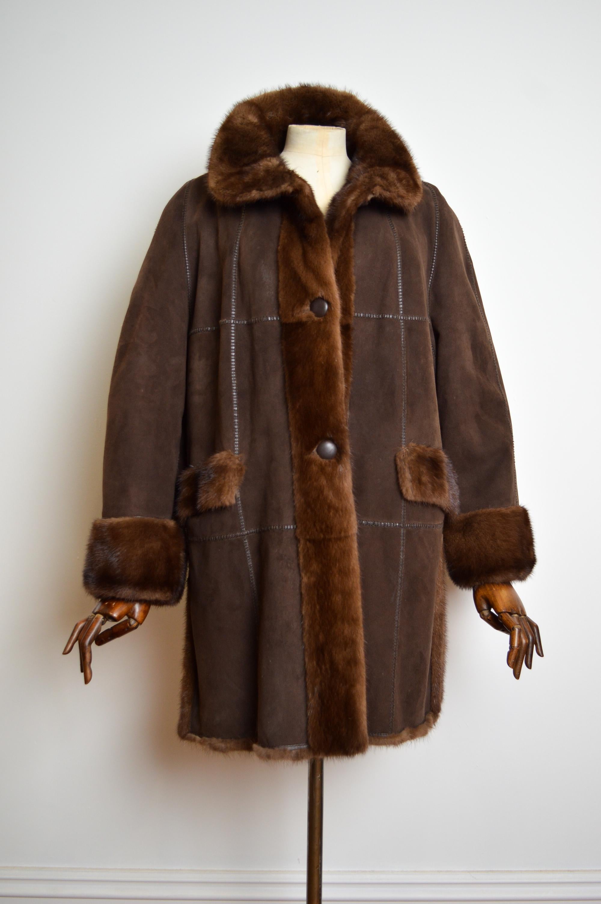 Superb Reversible Vintage Belted Mink Fur Coat & Suede Trim Sheepskin Jacket In Good Condition In Sheffield, GB