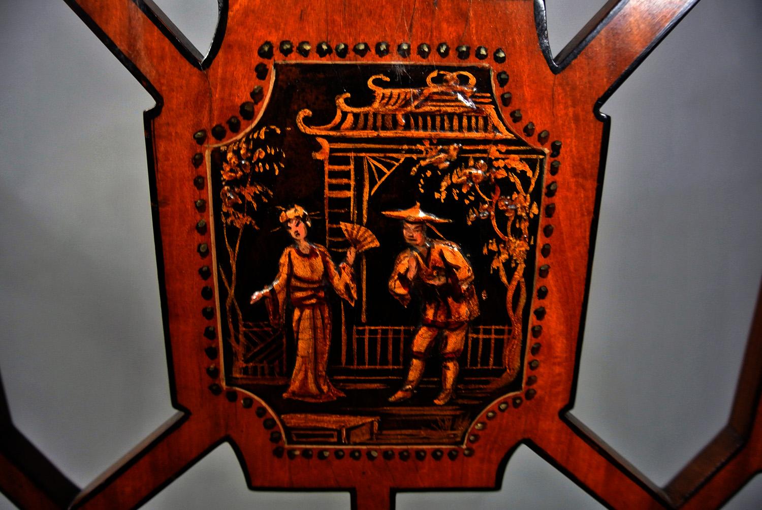 Hervorragender Cockpen-Sessel aus Seidenholz und handbemalter Chinoiserie, um 1900 im Angebot 3