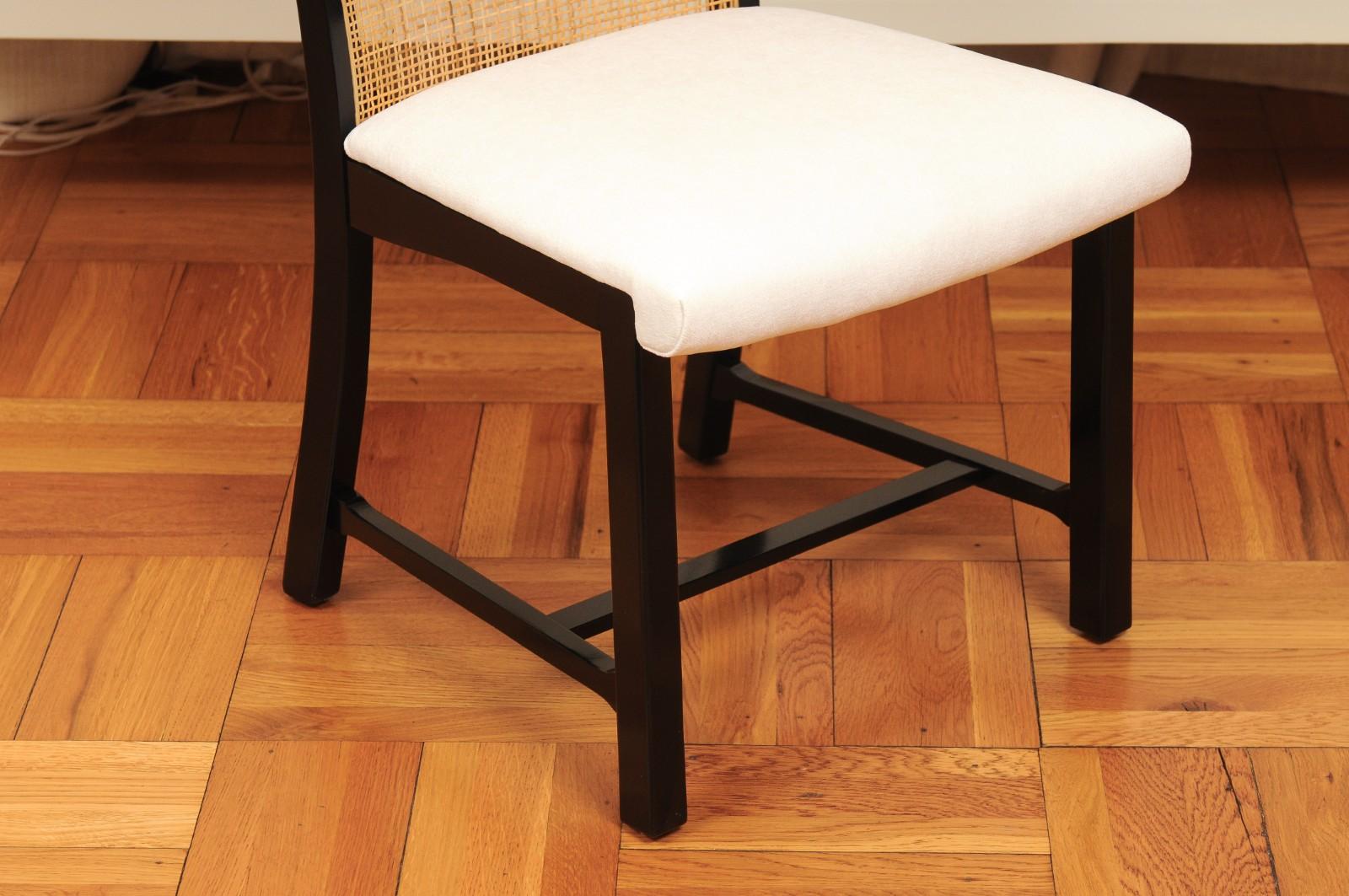 Organique Superbe ensemble de 8 chaises d'appoint vintage en laque noire de Michael Taylor pour Baker en vente