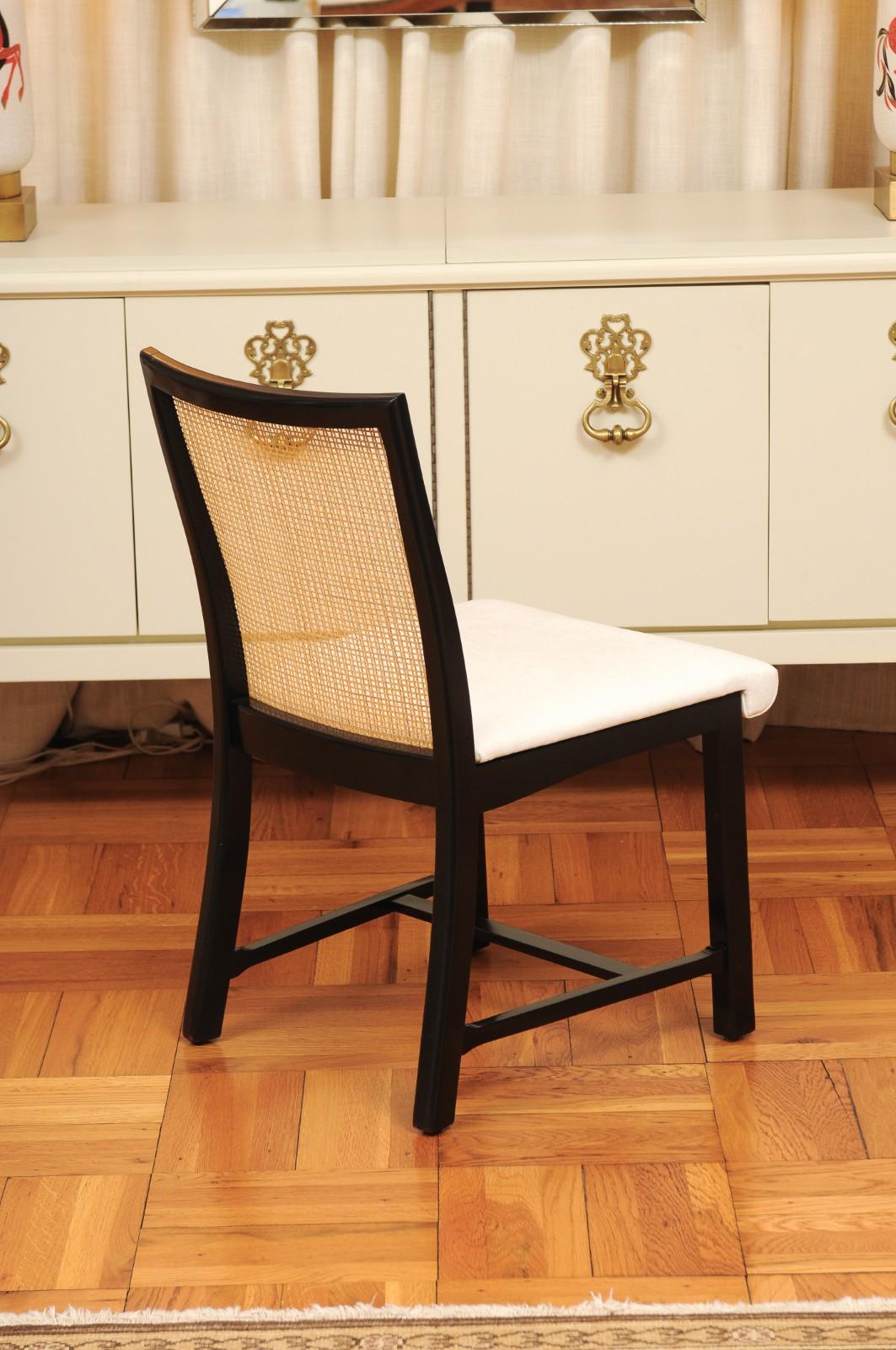 Milieu du XXe siècle Superbe ensemble de 8 chaises d'appoint vintage en laque noire de Michael Taylor pour Baker en vente