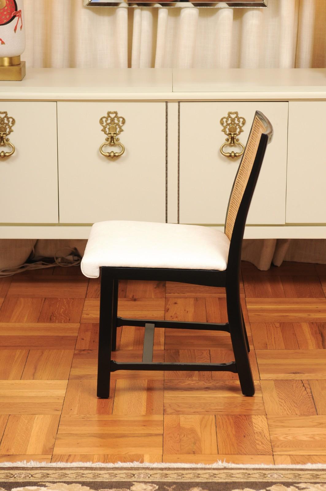 Superbe ensemble de 8 chaises d'appoint vintage en laque noire de Michael Taylor pour Baker en vente 2