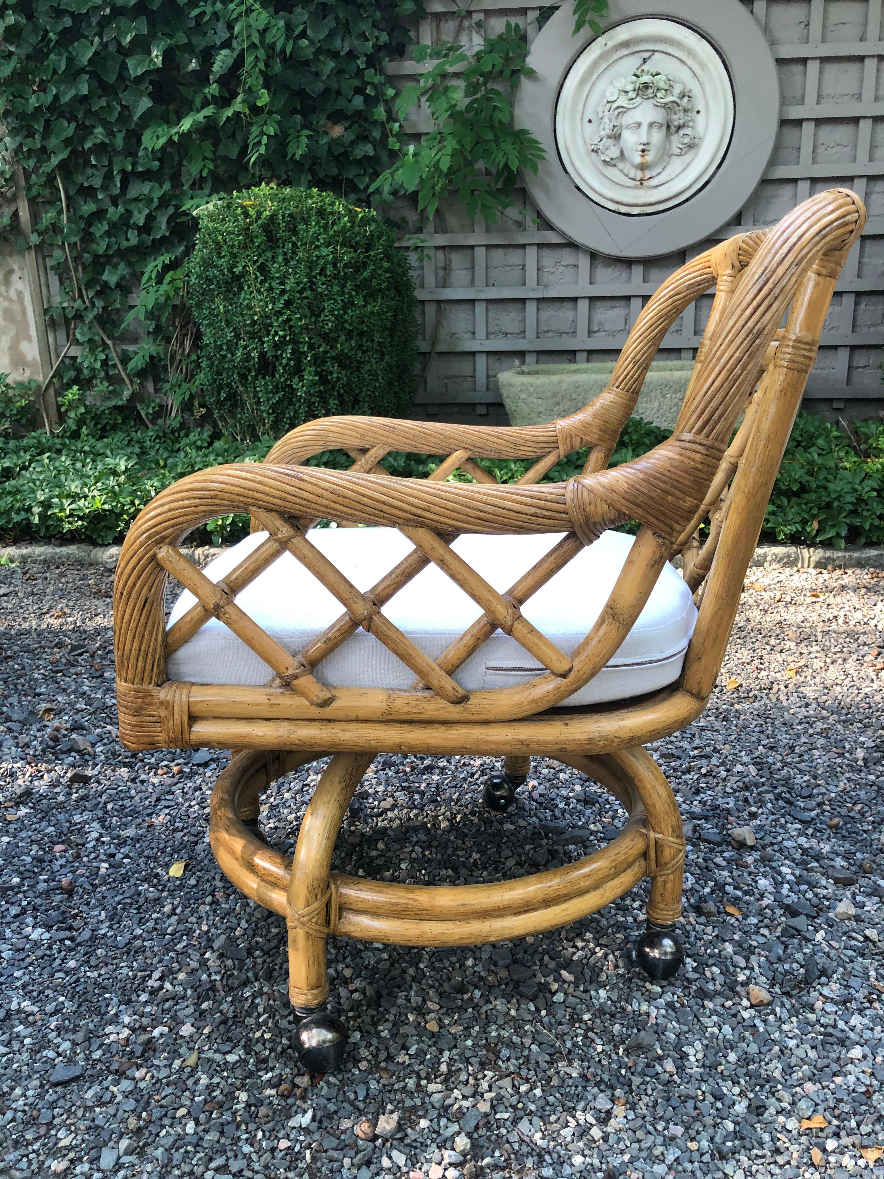 Late 20th Century Superb Set of 6 Midcentury Franco Albini Style Rattan Swivel Dining Chairs