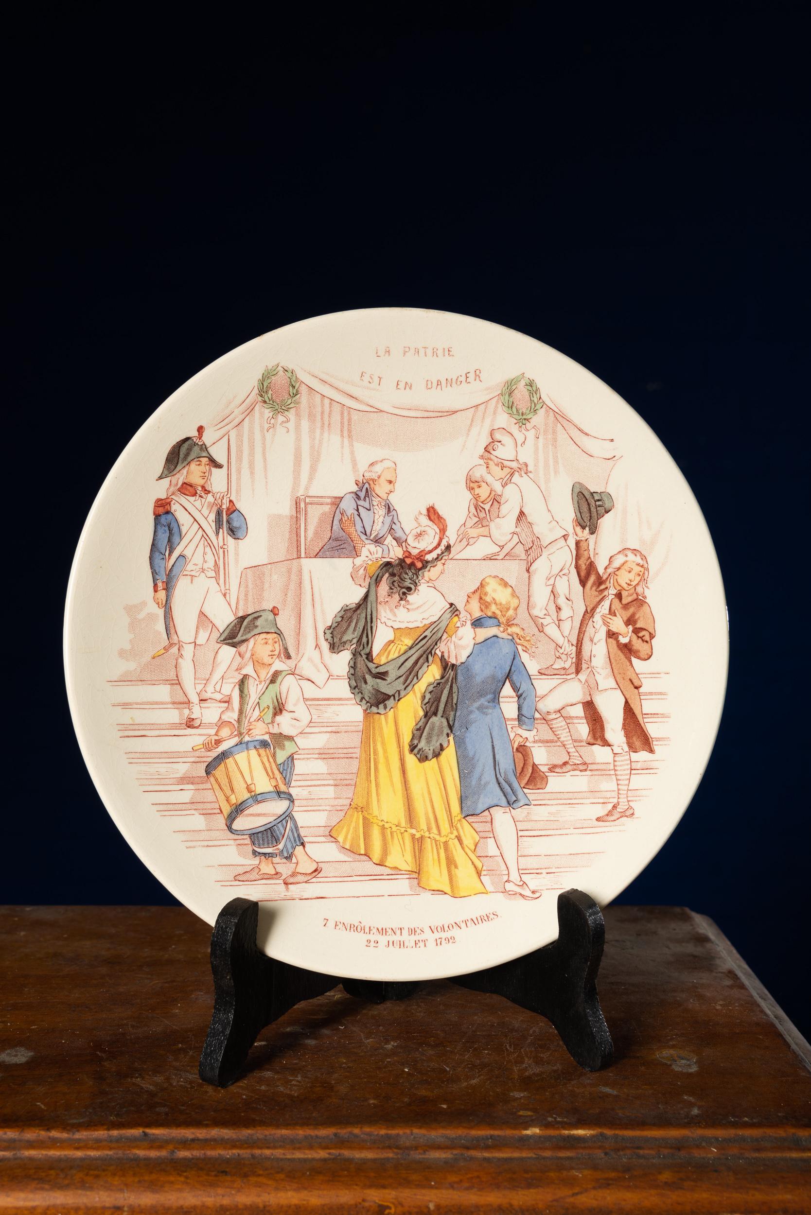 Superb Set of 7 French Sarreguemines Faïence Plates Made Between 1875 and 1900 In Good Condition In Leuven , BE