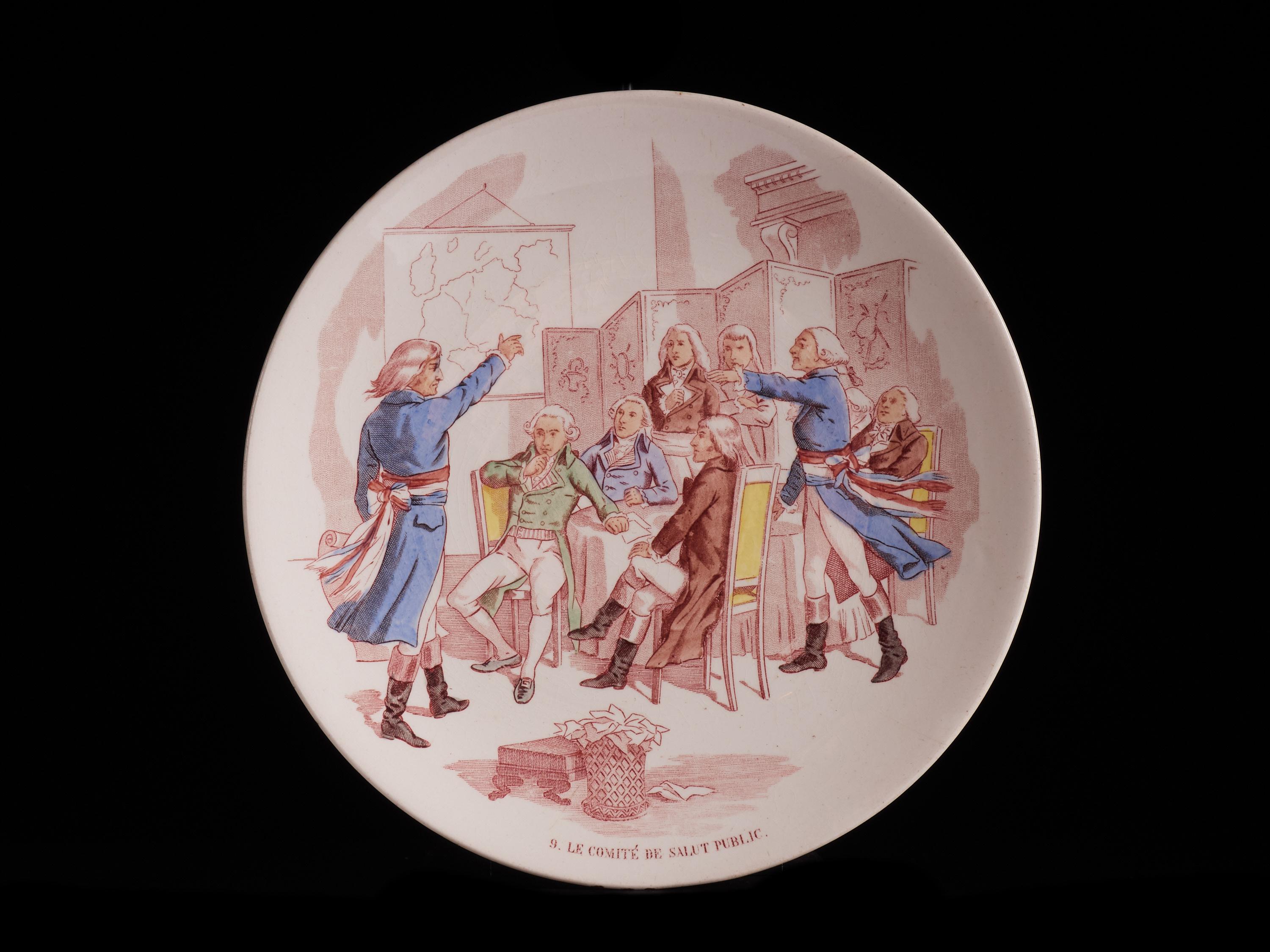 Early 20th Century Superb Set of 7 French Sarreguemines Faïence Plates Made Between 1875 and 1900
