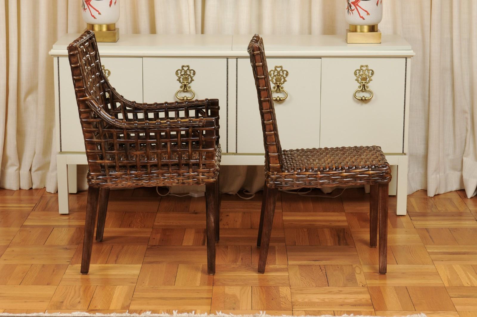 Superbe ensemble de 8 chaises de salle à manger en acajou cérusé et cannage en bois de tabac vieilli en vente 3