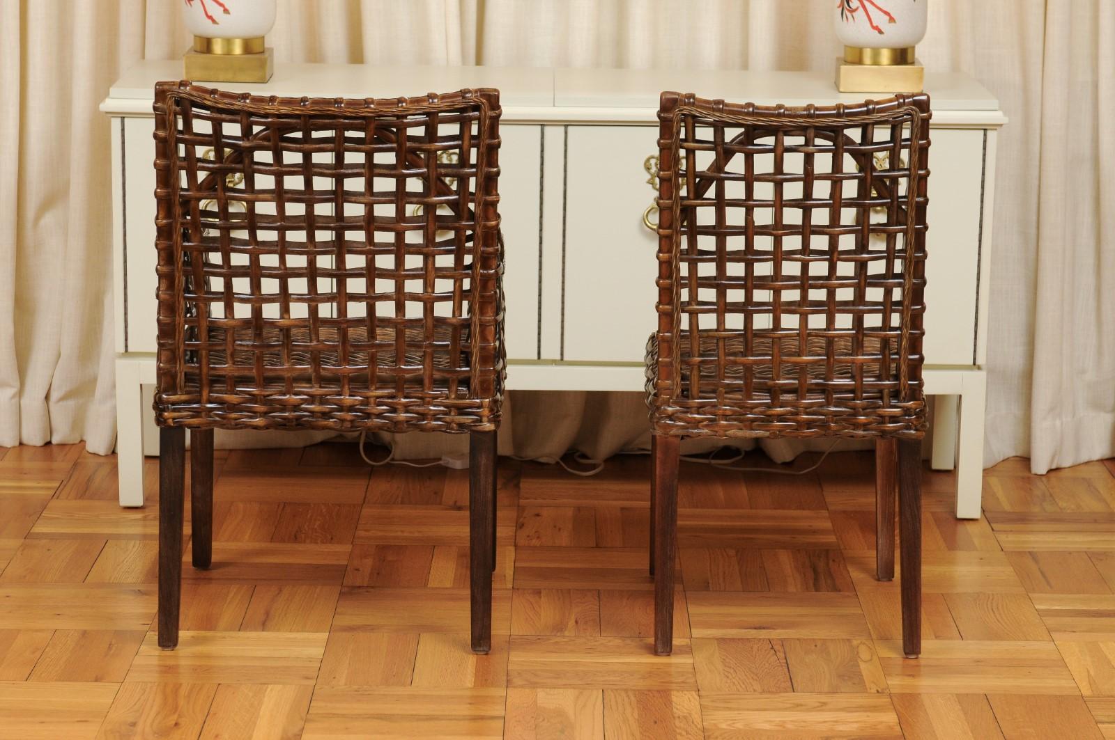 Superbe ensemble de 8 chaises de salle à manger en acajou cérusé et cannage en bois de tabac vieilli en vente 5