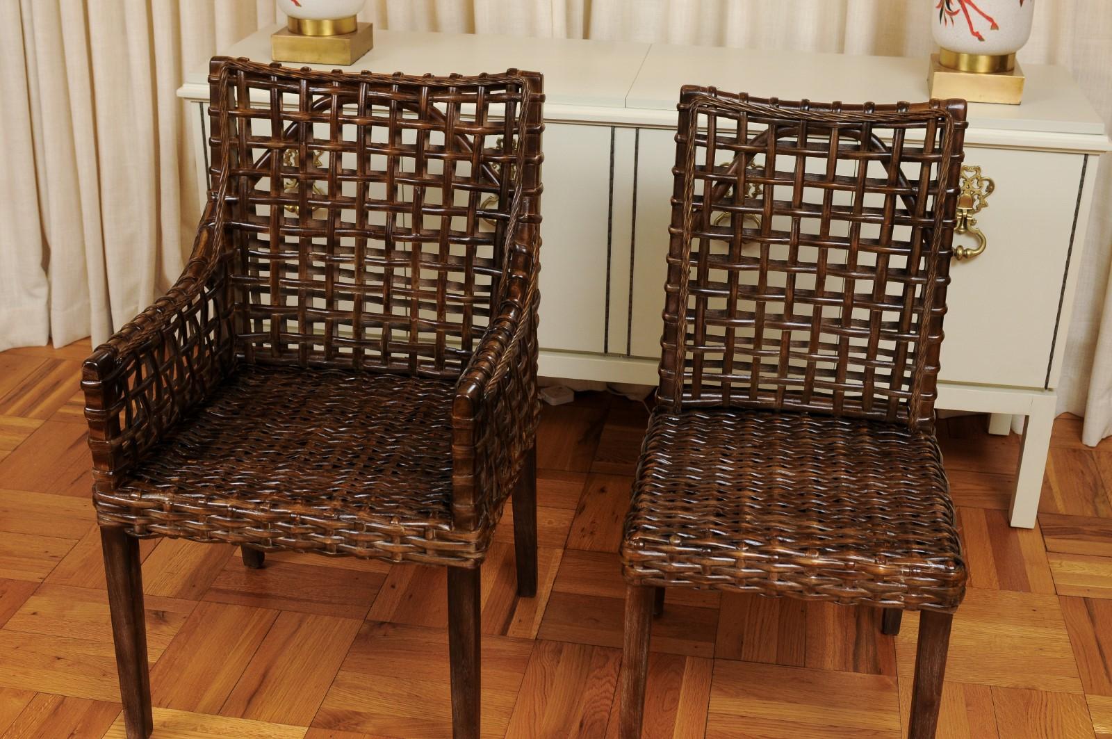 Superbe ensemble de 8 chaises de salle à manger en acajou cérusé et cannage en bois de tabac vieilli en vente 9