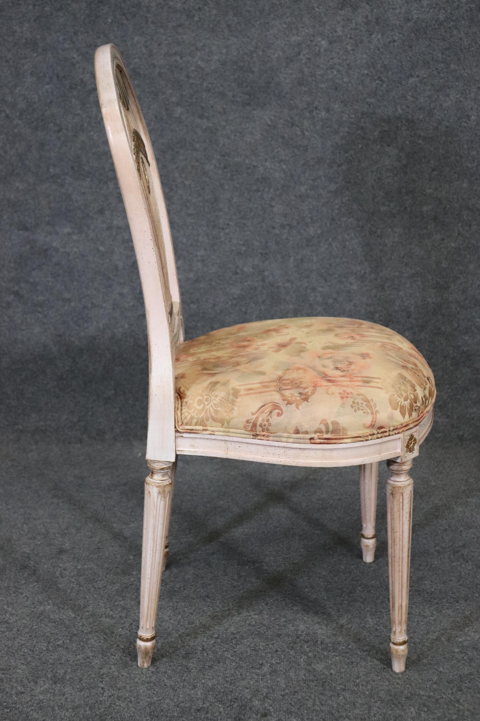 Superb Set of 8 Maison Jansen Attributed Set Painted Gilded Dining Chairs For Sale 2
