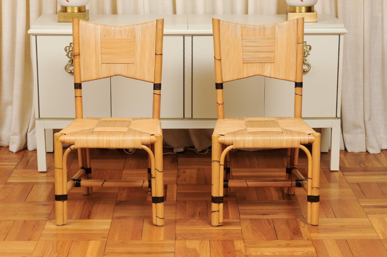 Fin du 20e siècle Superbe ensemble de 8 chaises de salle à manger en rotin en jonc de John Hutton pour Donghia, vers 1995 en vente