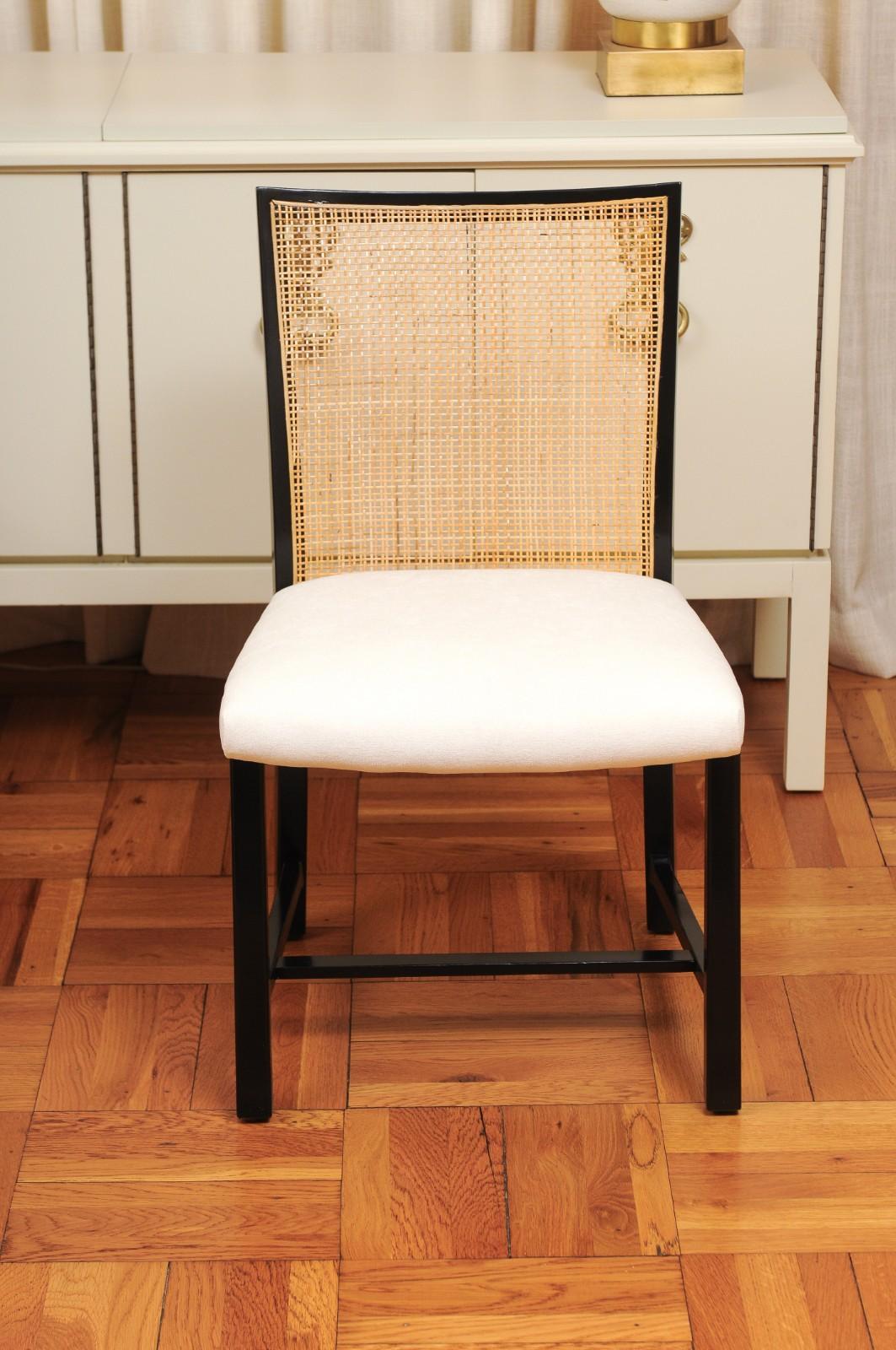 Milieu du XXe siècle Superbe ensemble de 8 chaises cannées vintage en laque noire de Michael Taylor pour Baker en vente