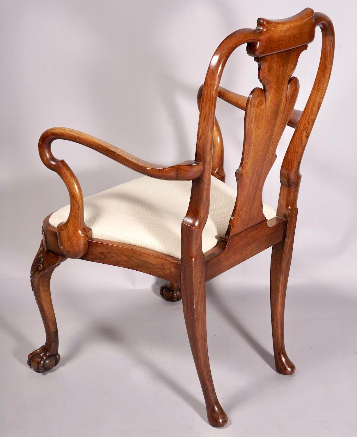 Queen Anne Superb Set of Eight George II Style Walnut Dining Chairs For Sale