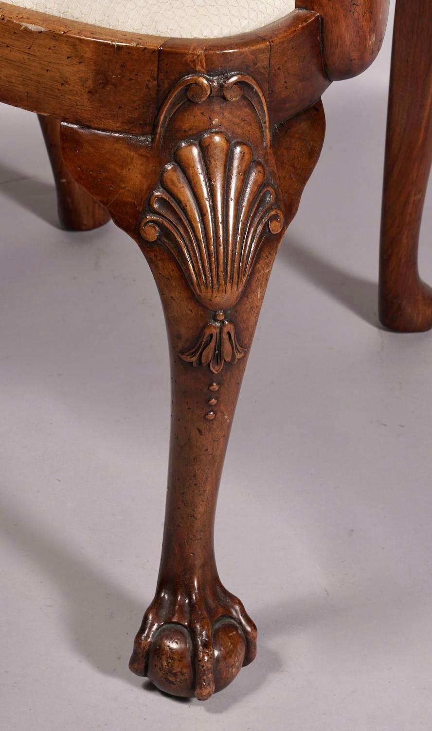 Superb Set of Eight George II Style Walnut Dining Chairs In Good Condition For Sale In Bradenton, FL