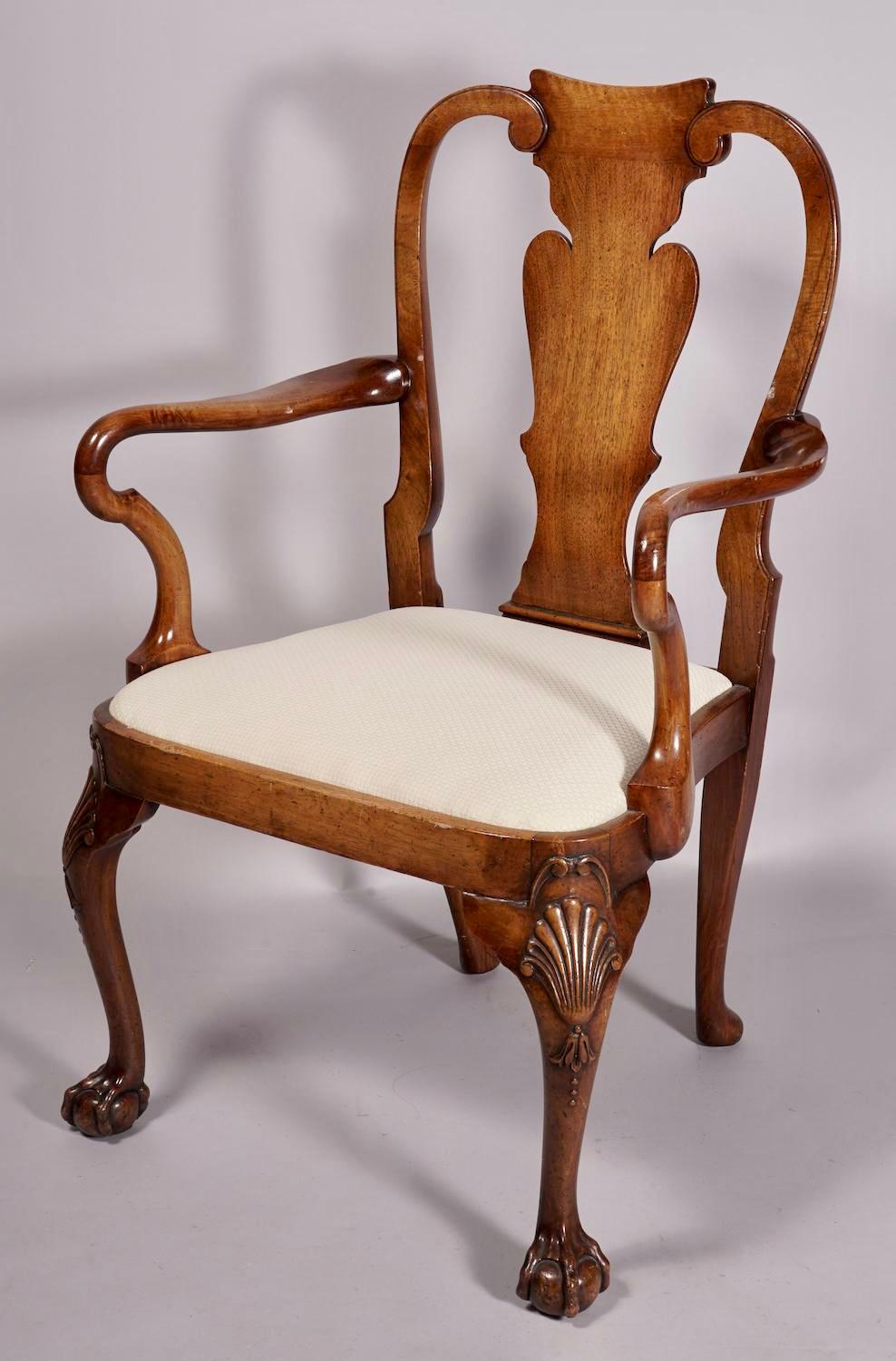 20th Century Superb Set of Eight George II Style Walnut Dining Chairs For Sale