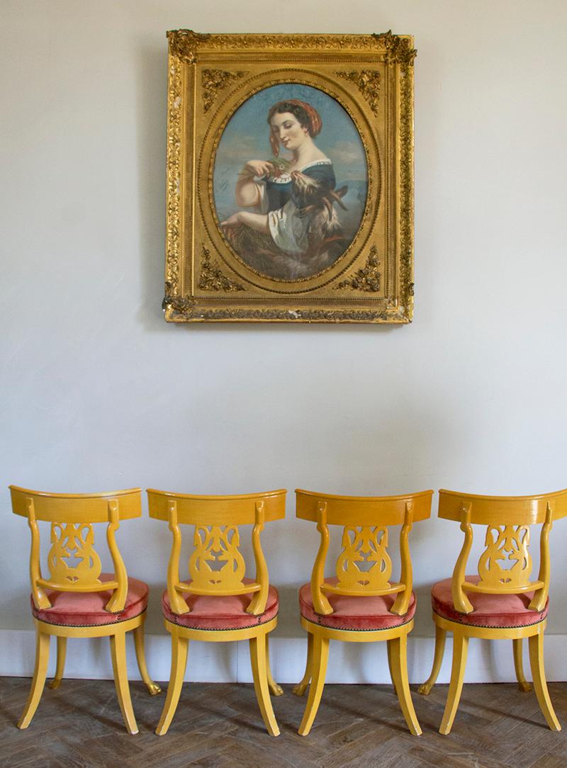 Doré Superbe ensemble de chaises italiennes en bois laqué or jaune, datant d'environ 1950 en vente