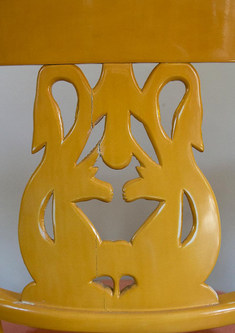 Superbe ensemble de chaises italiennes en bois laqué or jaune, datant d'environ 1950 en vente 2